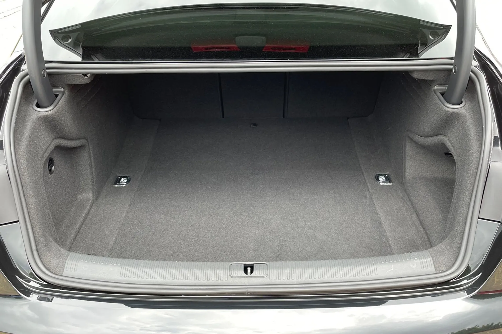 Audi A4 thumbnail image number 28