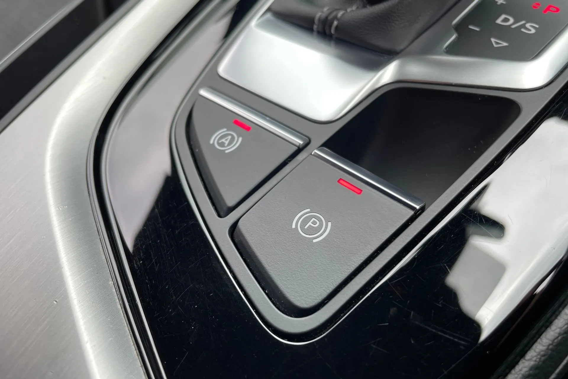 Audi A4 thumbnail image number 33