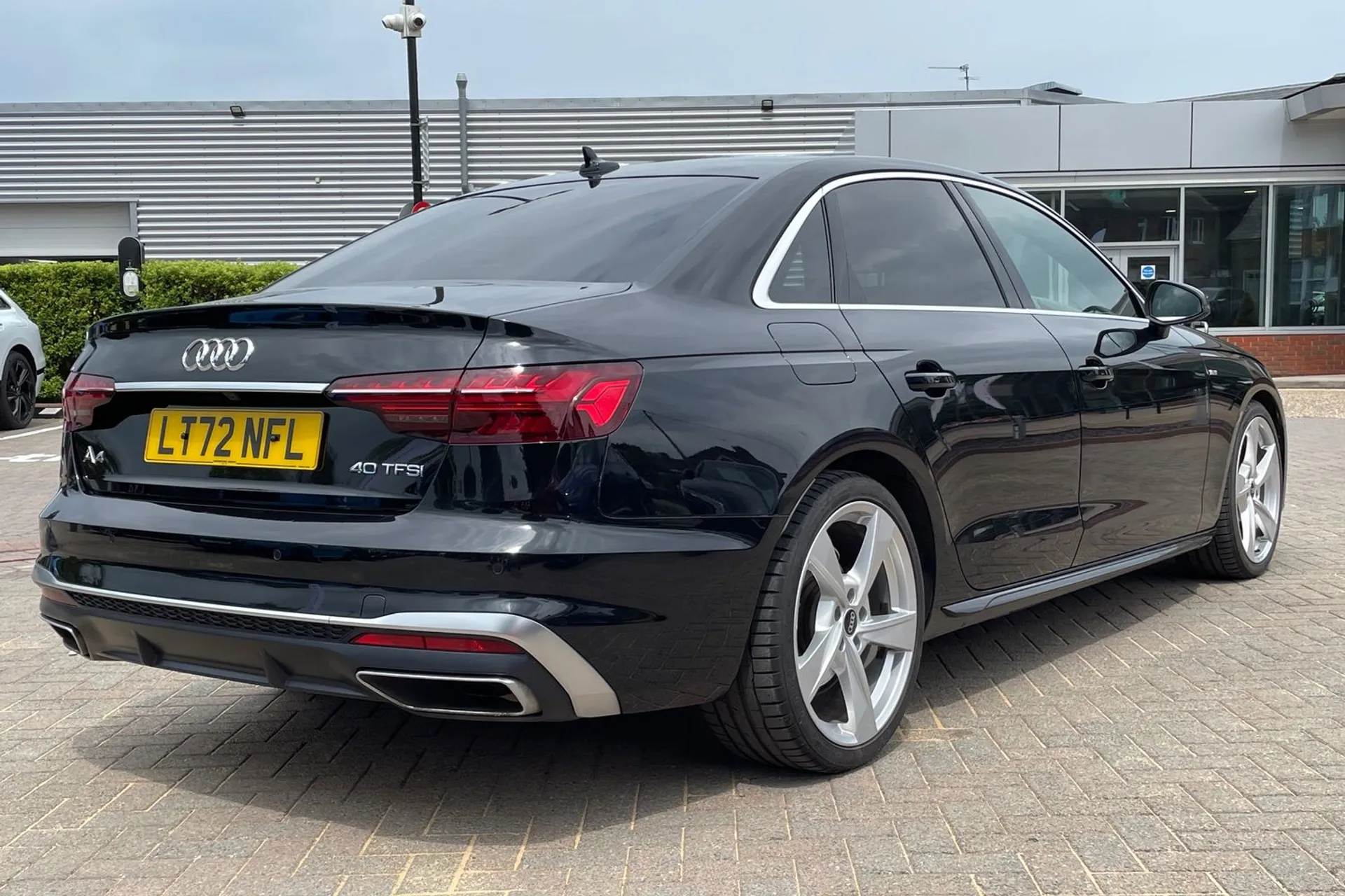 Audi A4 thumbnail image number 4