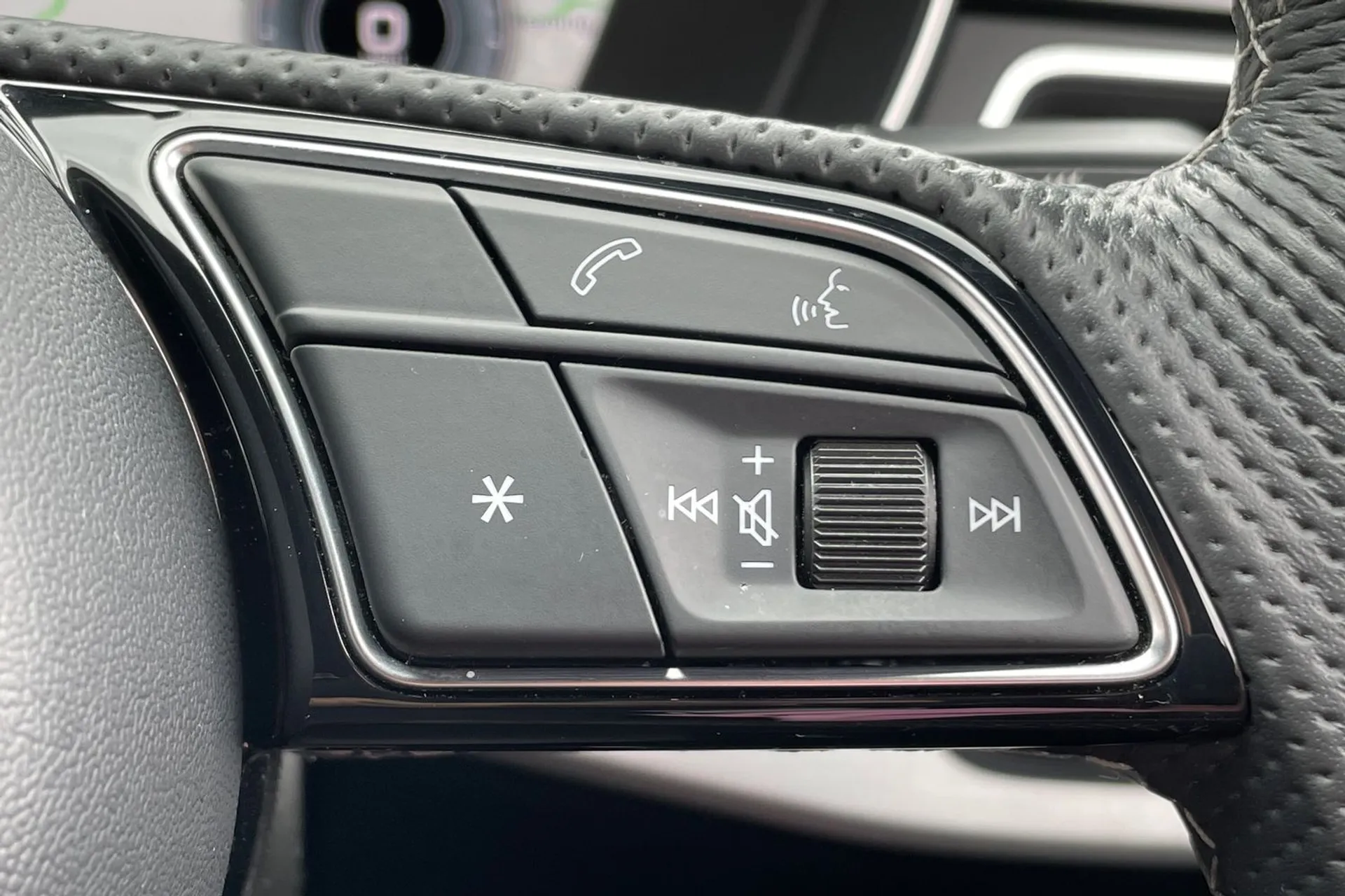 Audi A4 thumbnail image number 19