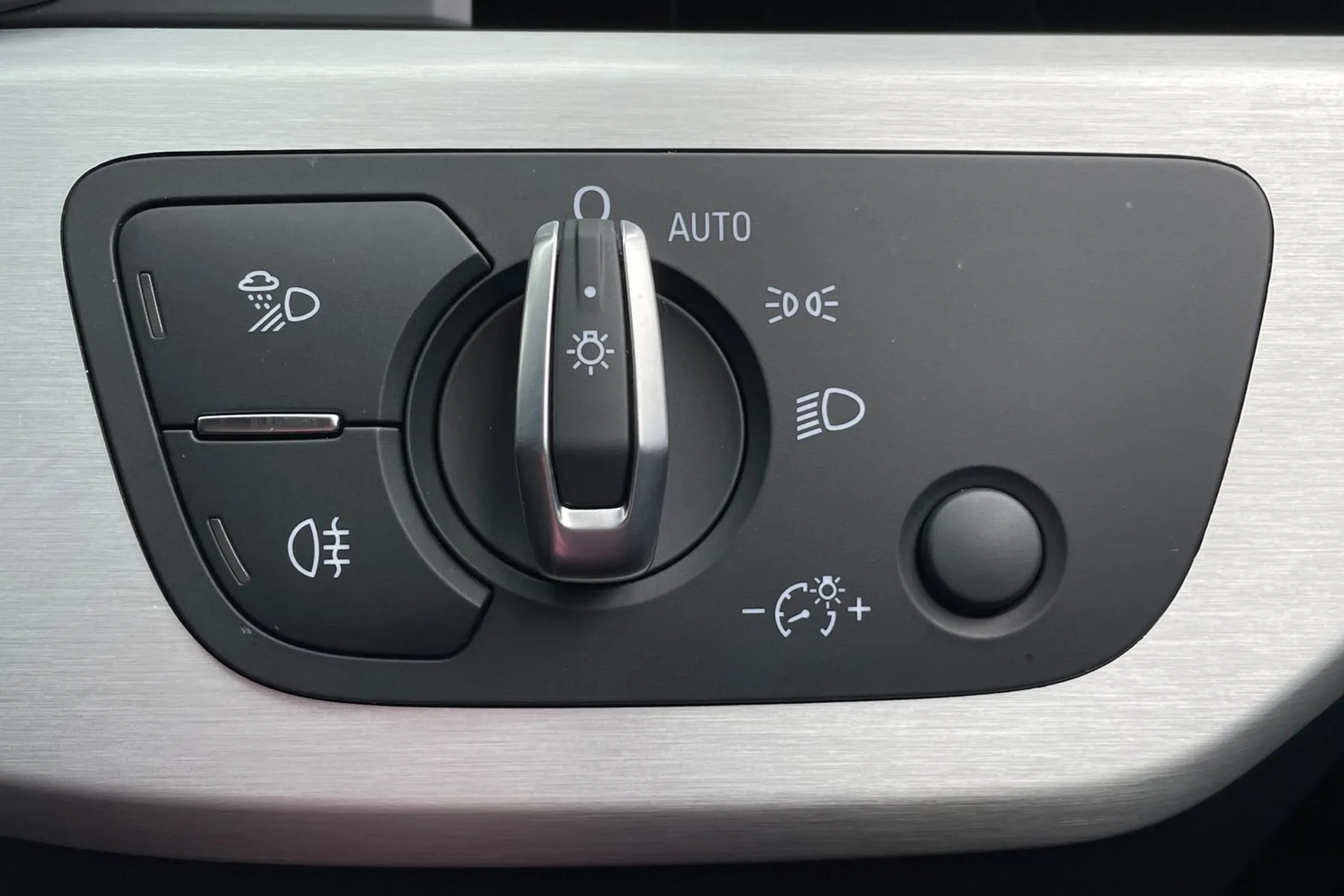 Audi A4 thumbnail image number 20