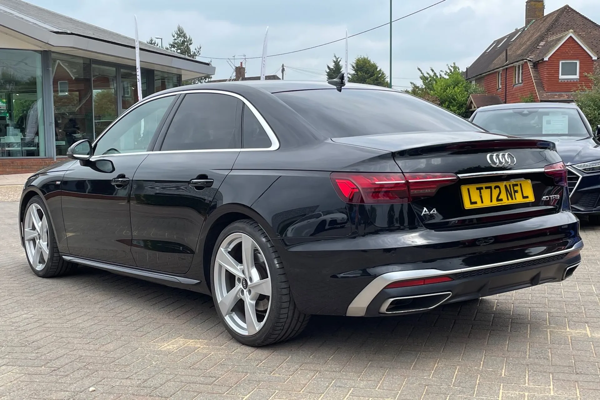Audi A4 thumbnail image number 6