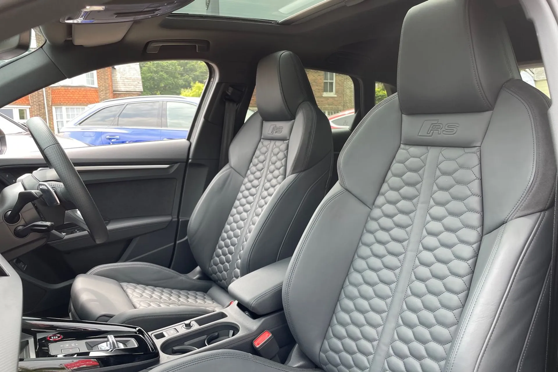 Audi RS3 thumbnail image number 31