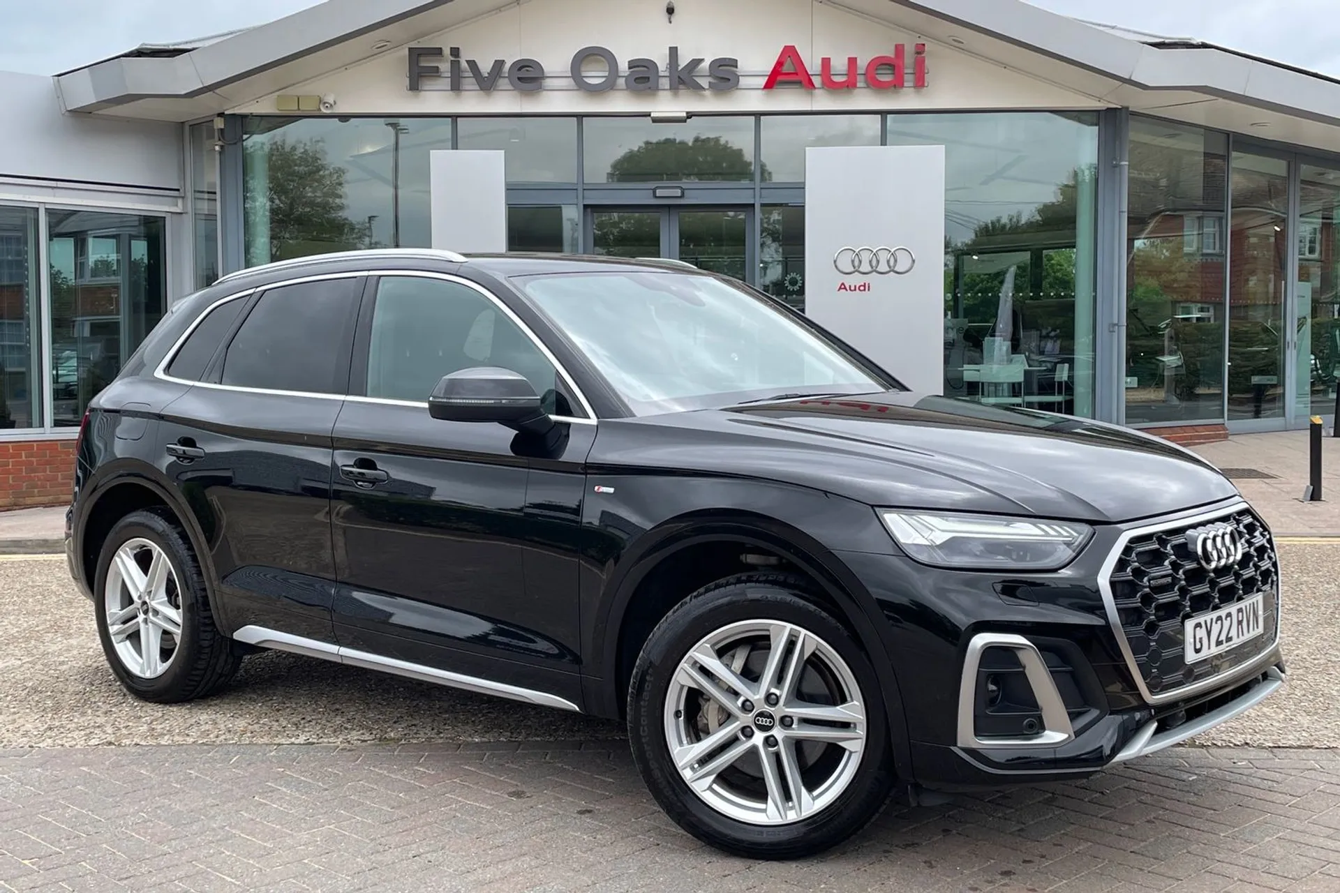 Audi Q5 focused image