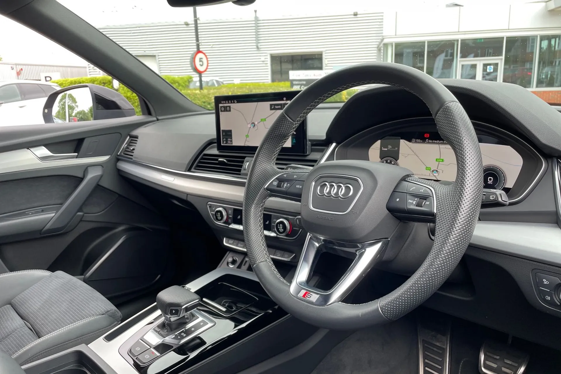 Audi Q5 thumbnail image number 5