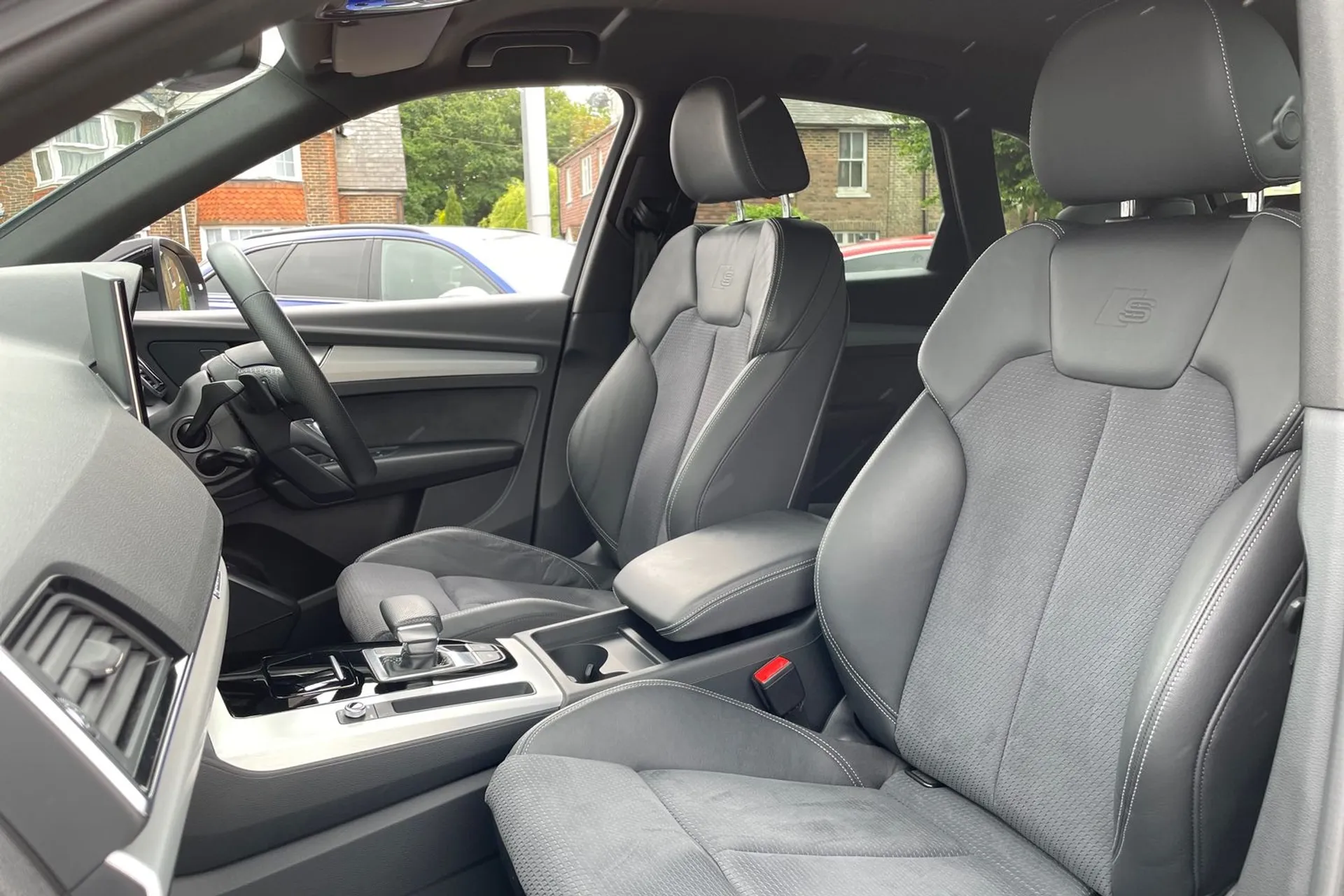 Audi Q5 thumbnail image number 23