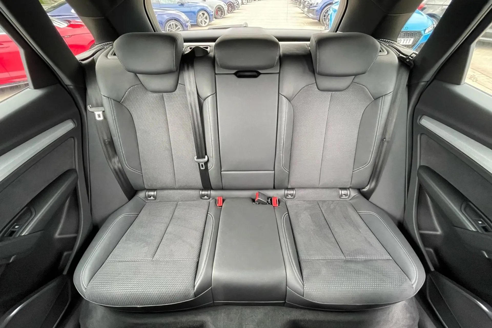 Audi Q5 thumbnail image number 42