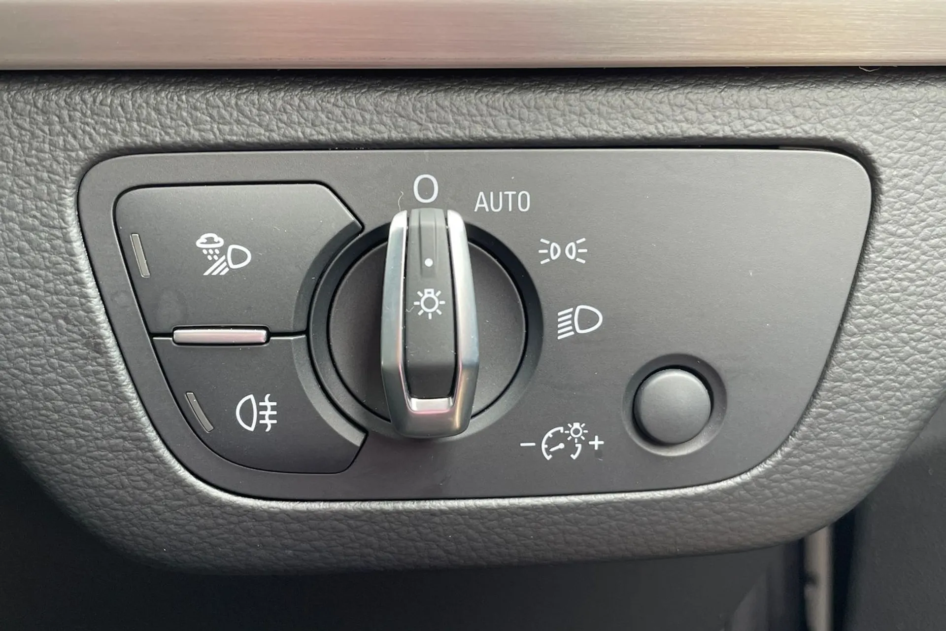 Audi Q5 thumbnail image number 37