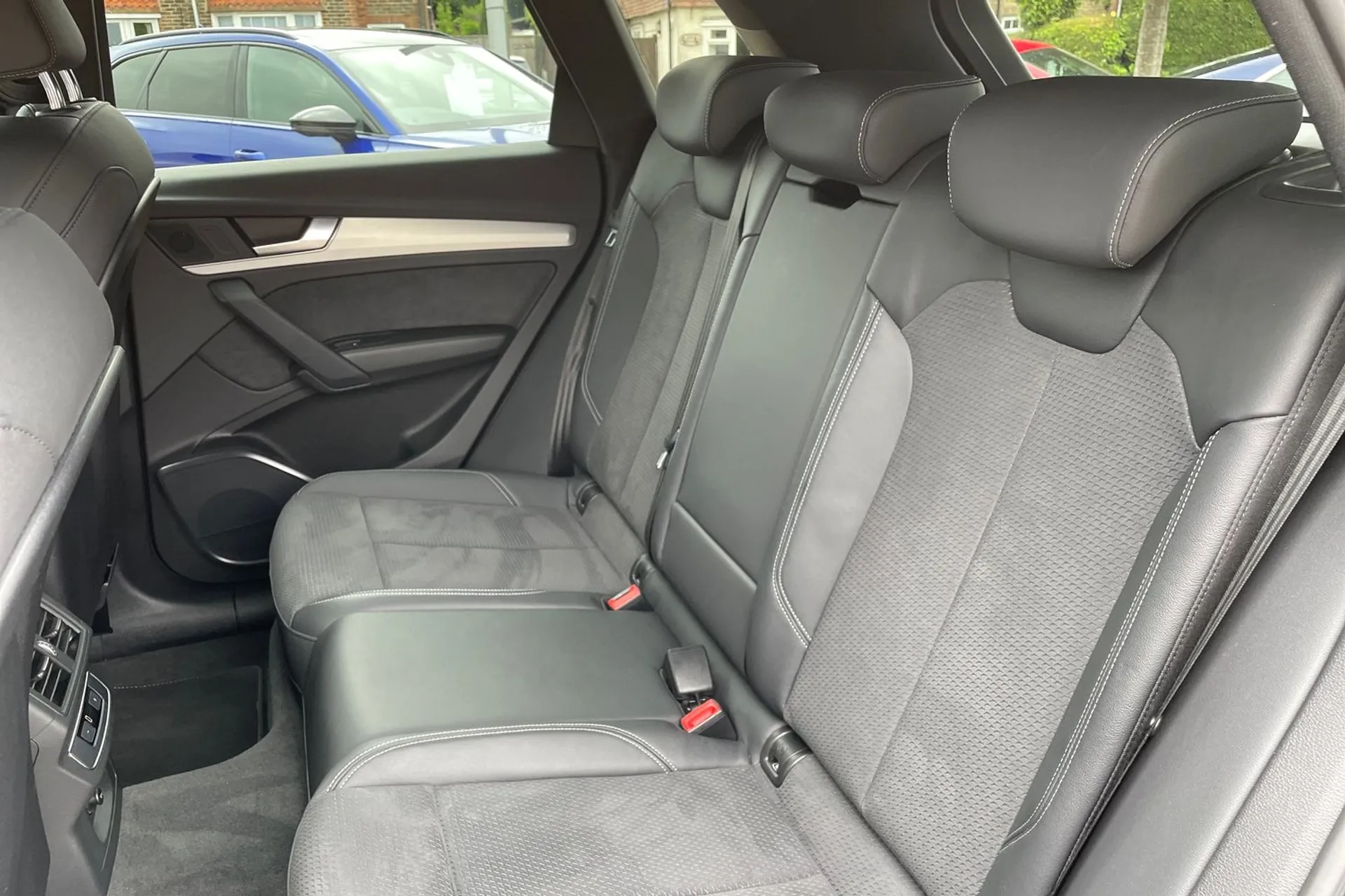 Audi Q5 thumbnail image number 27