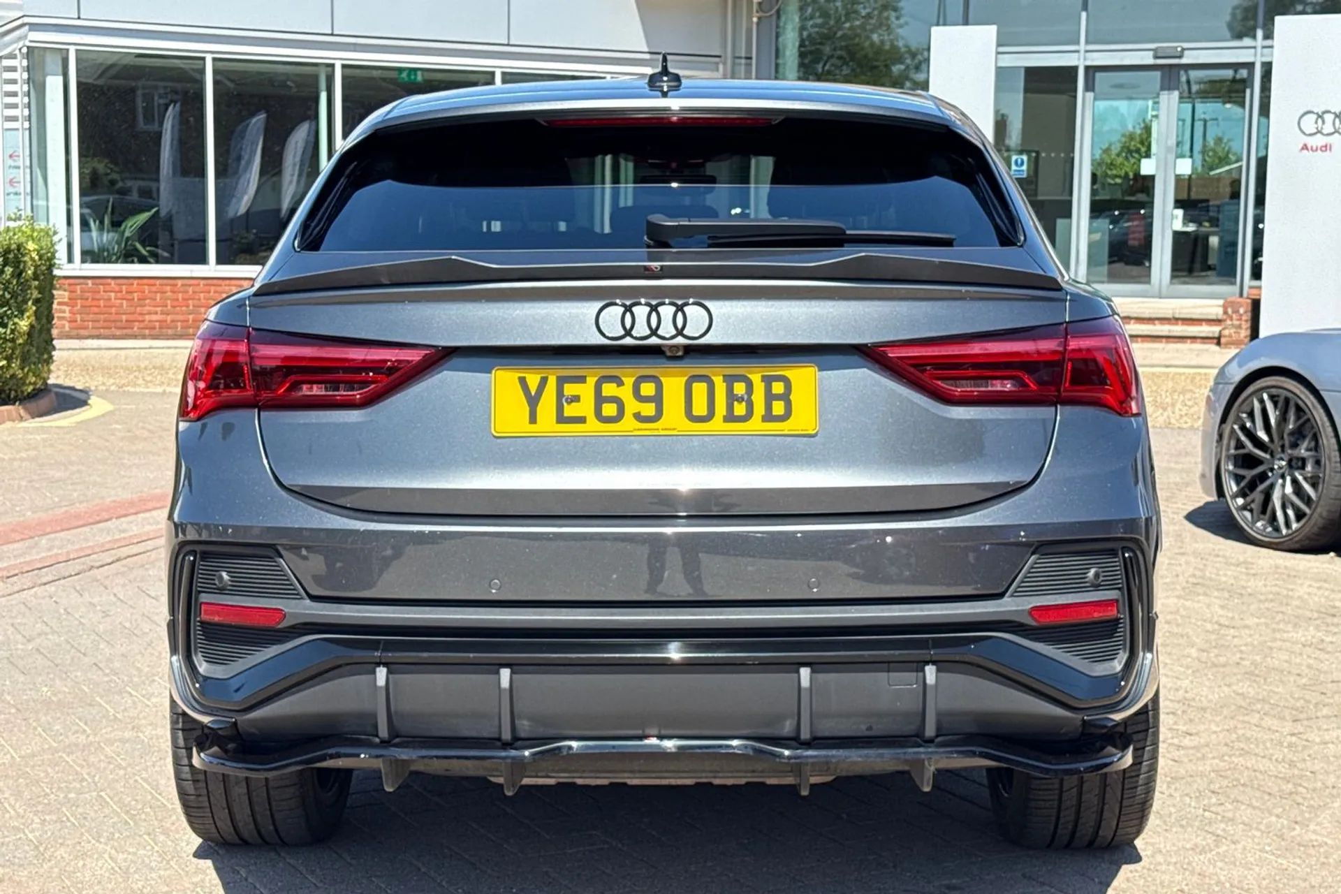 Audi Q3 thumbnail image number 5