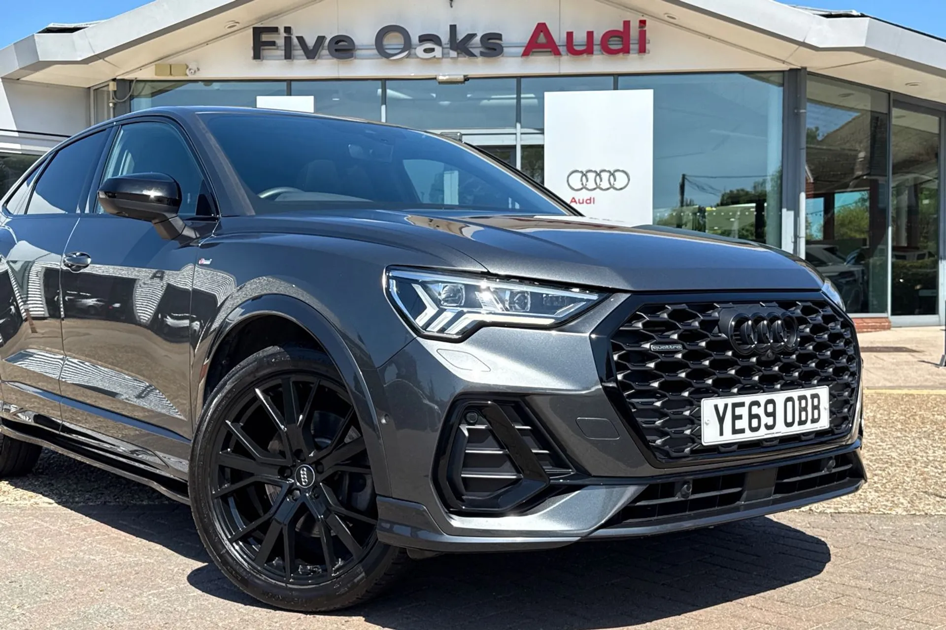 Audi Q3 thumbnail image number 27