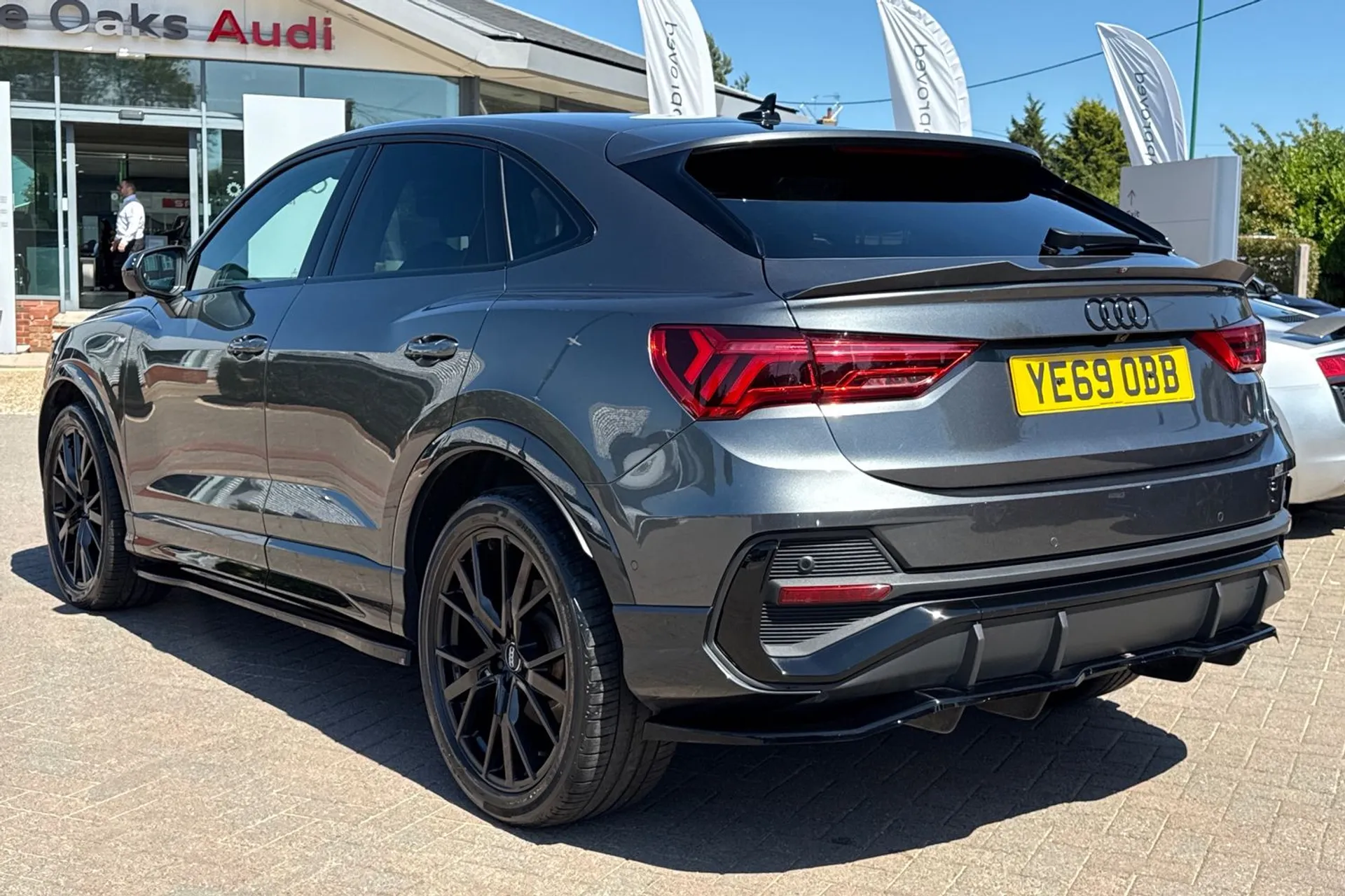 Audi Q3 thumbnail image number 6