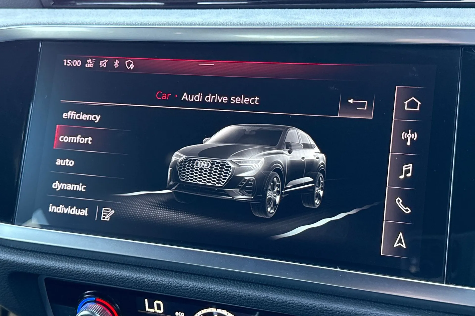Audi Q3 thumbnail image number 14