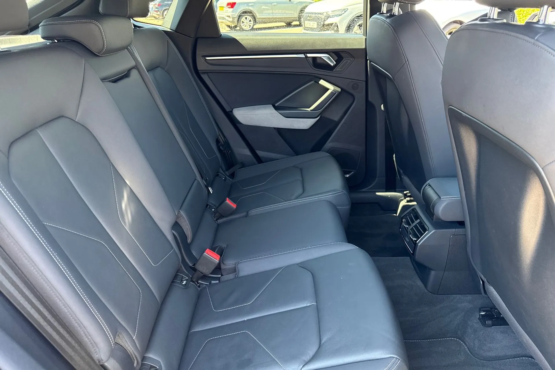 Audi Q3 thumbnail image number 49