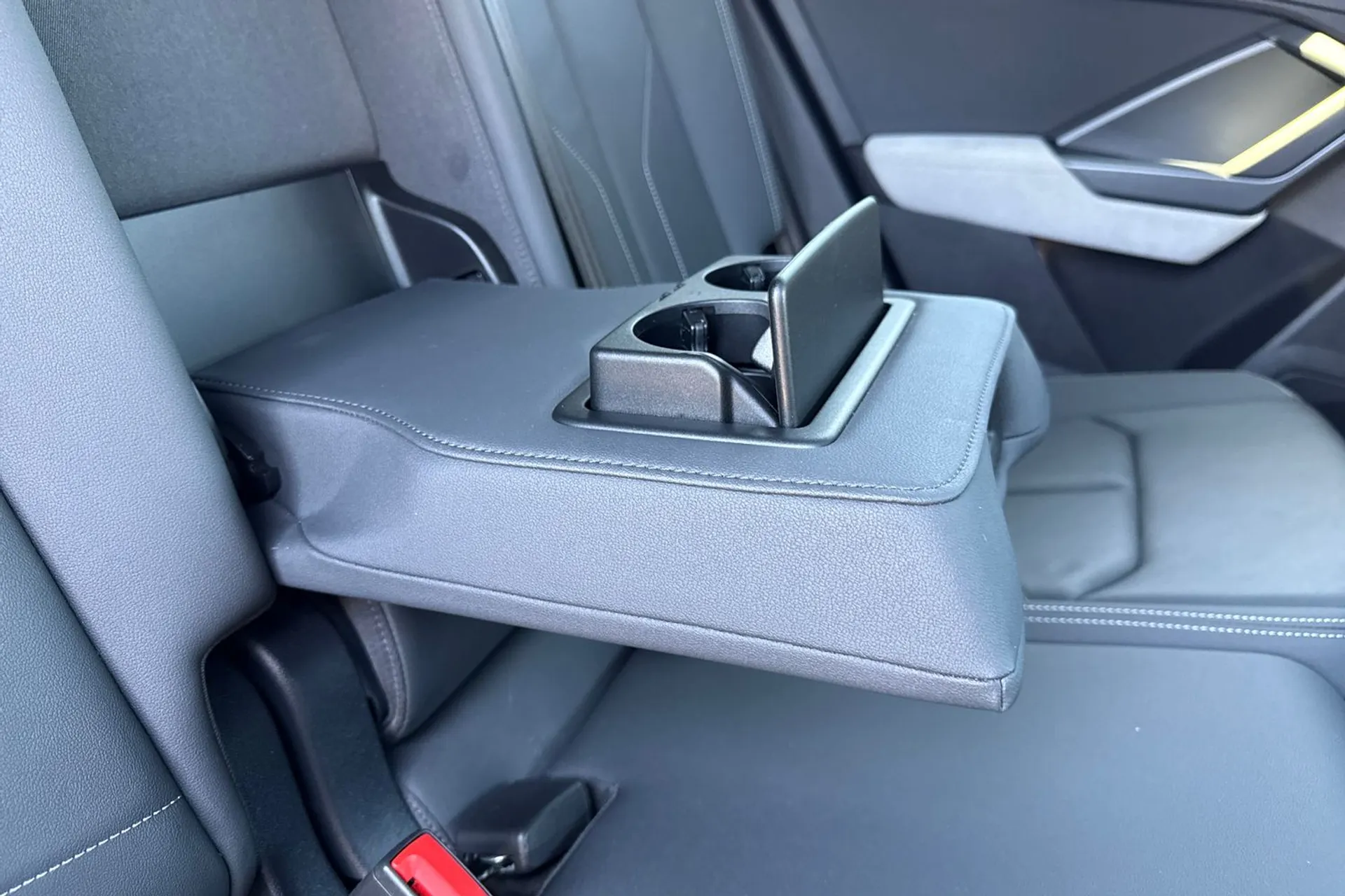 Audi Q3 thumbnail image number 50