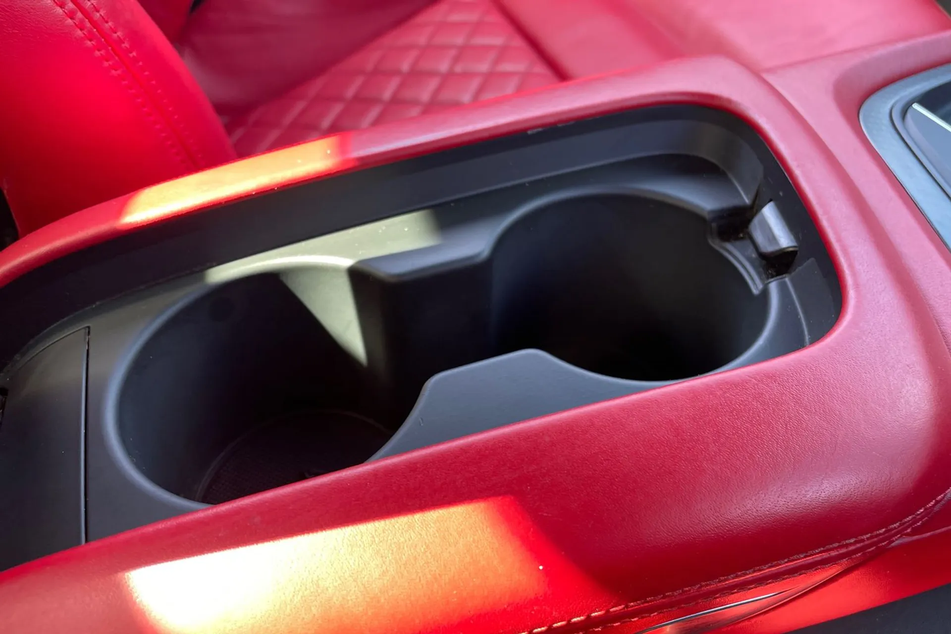 Audi R8 thumbnail image number 36