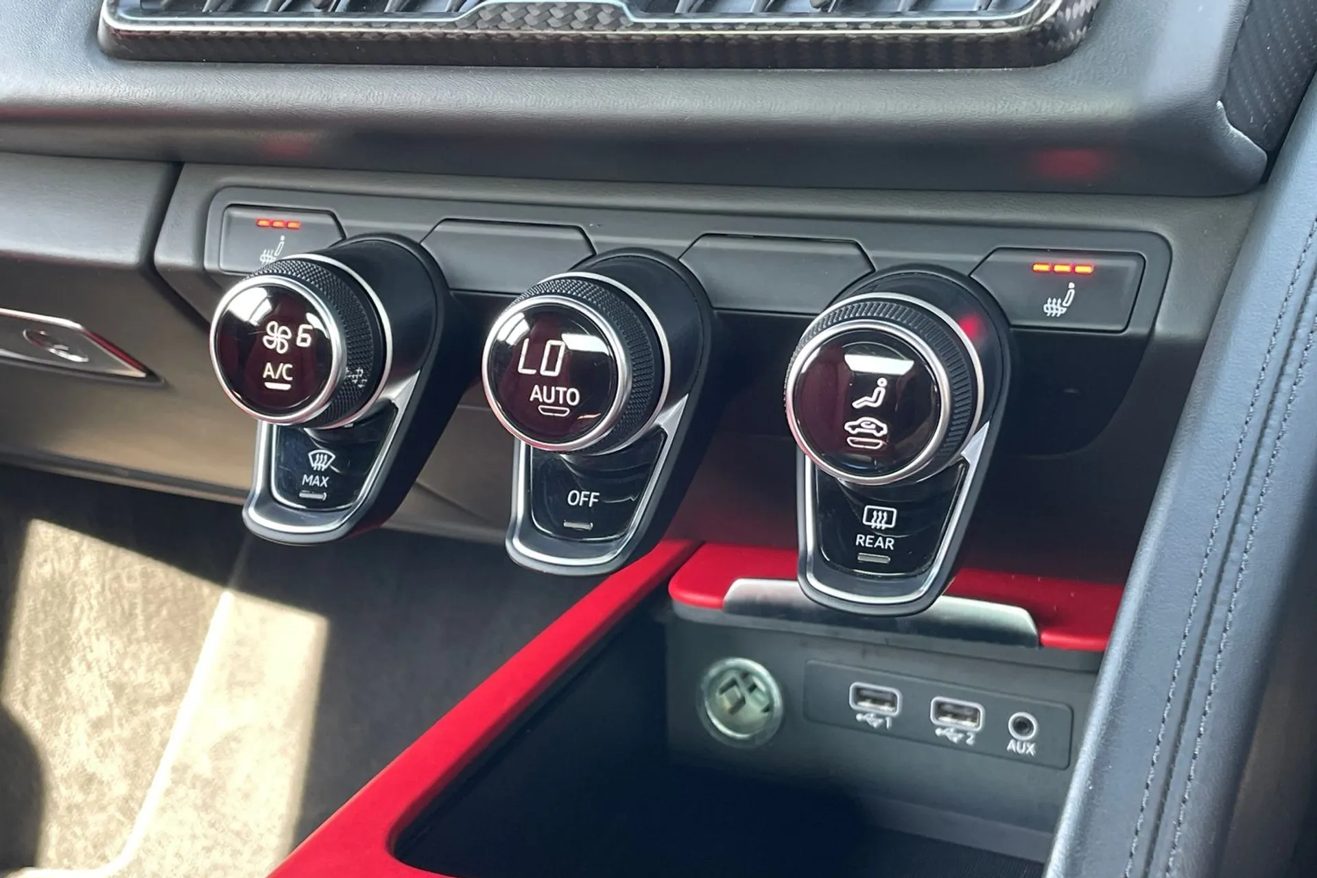 Audi R8 thumbnail image number 14