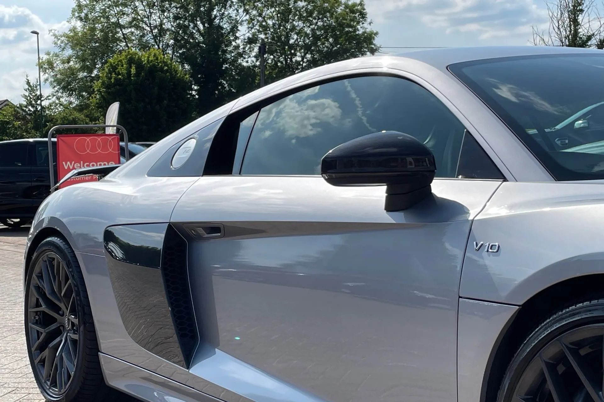 Audi R8 thumbnail image number 38