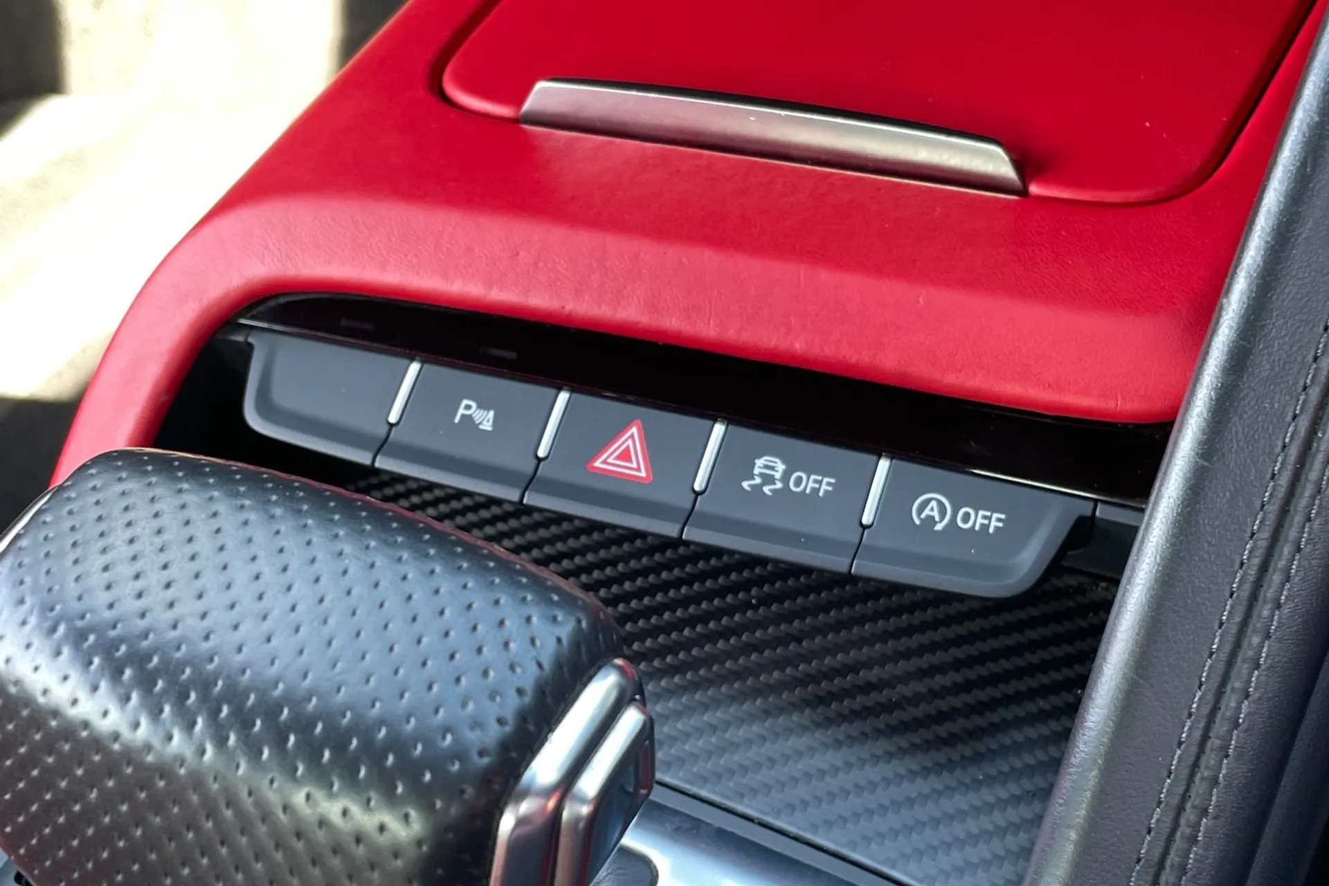 Audi R8 thumbnail image number 16