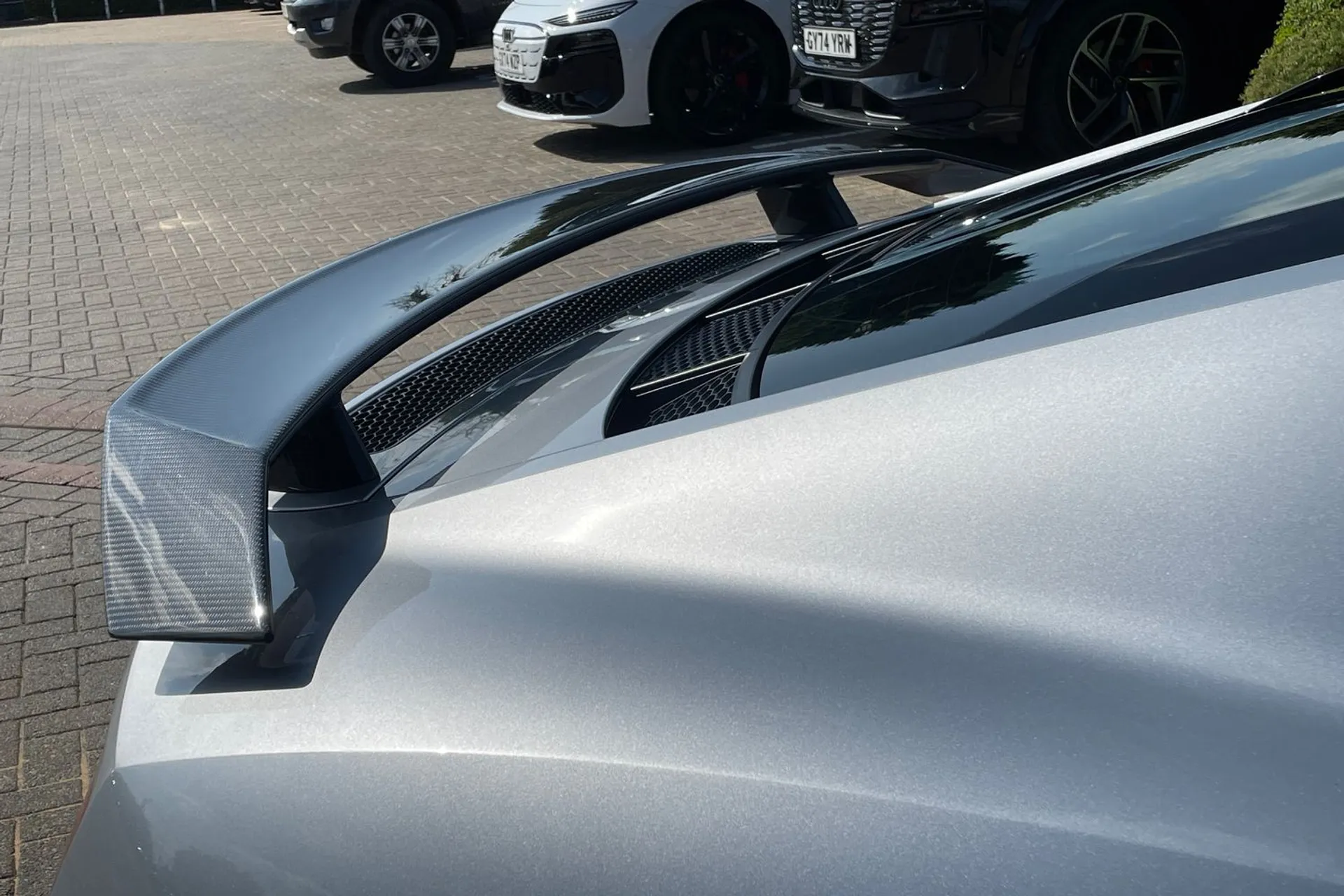 Audi R8 thumbnail image number 39