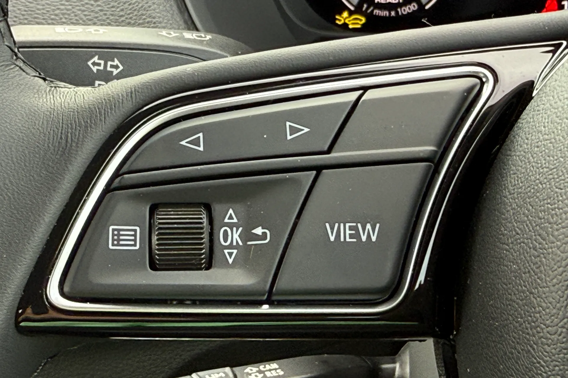 Audi Q2 thumbnail image number 23