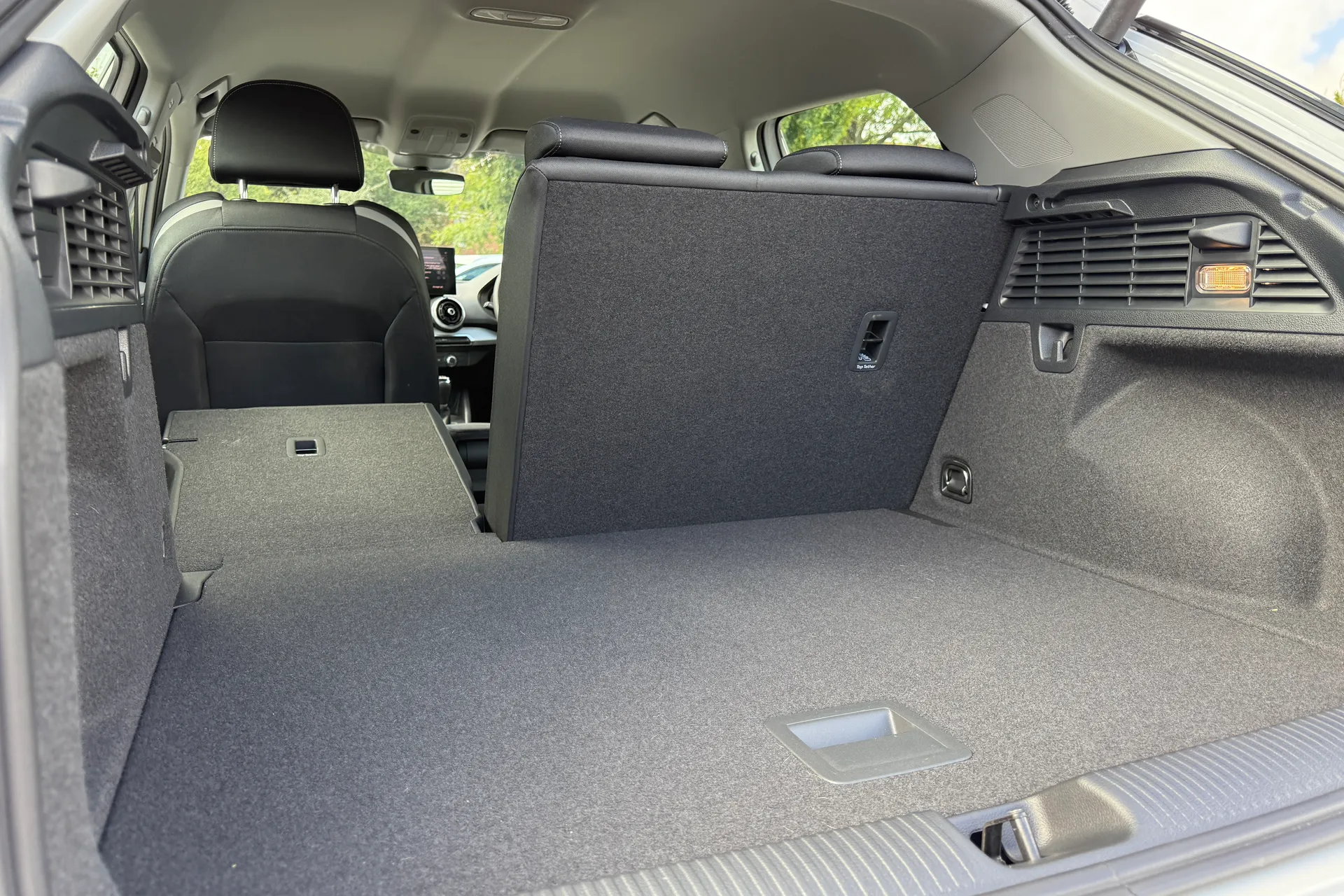 Audi Q2 thumbnail image number 30