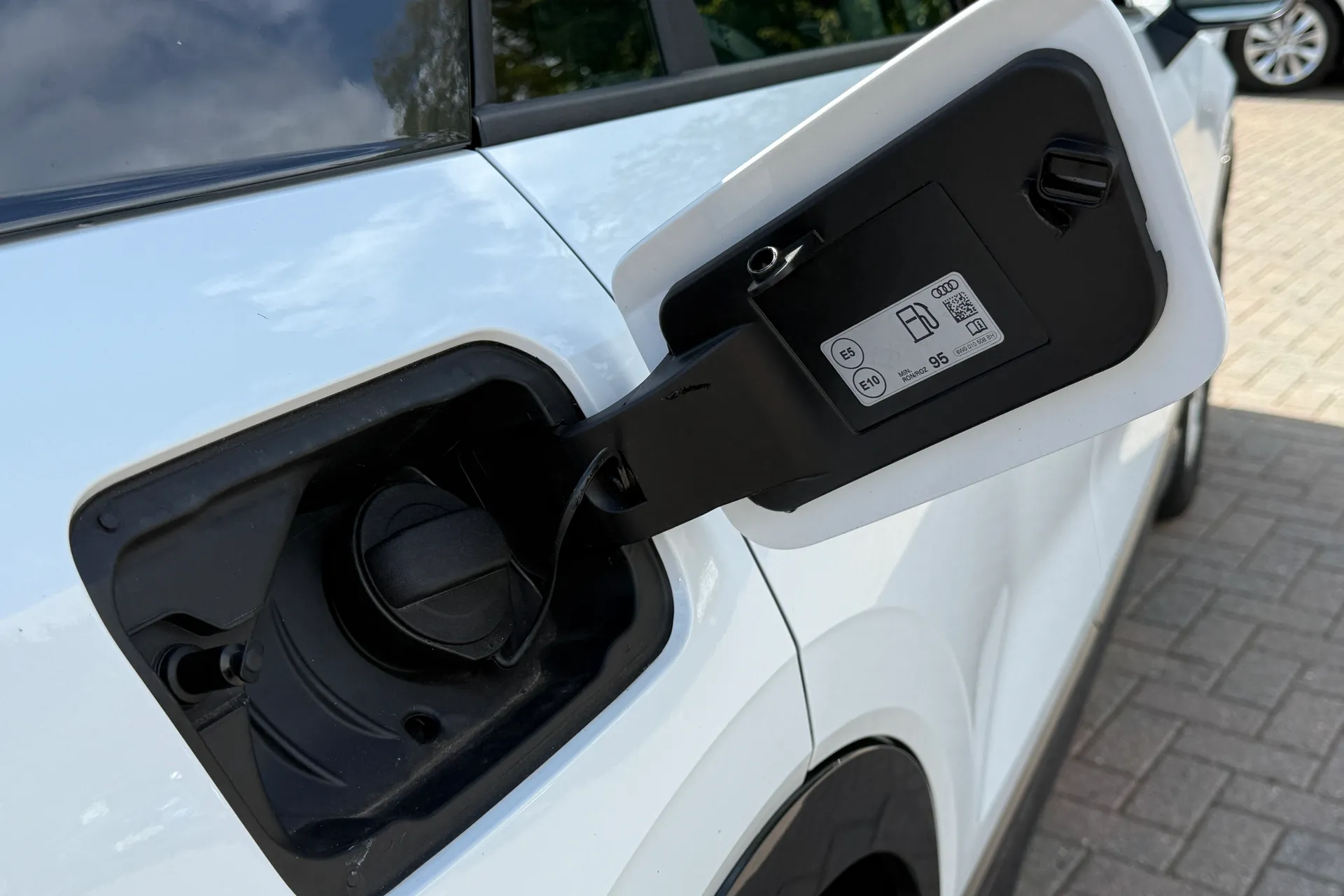 Audi Q2 thumbnail image number 43