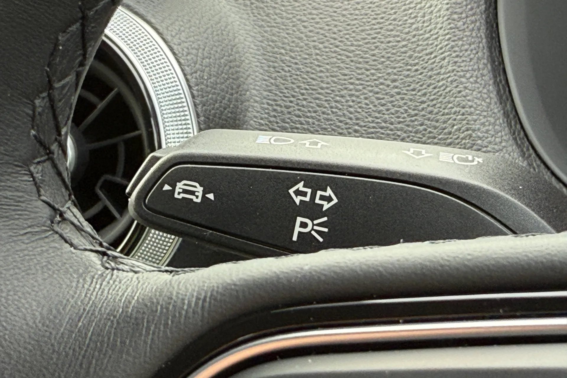 Audi Q2 thumbnail image number 20