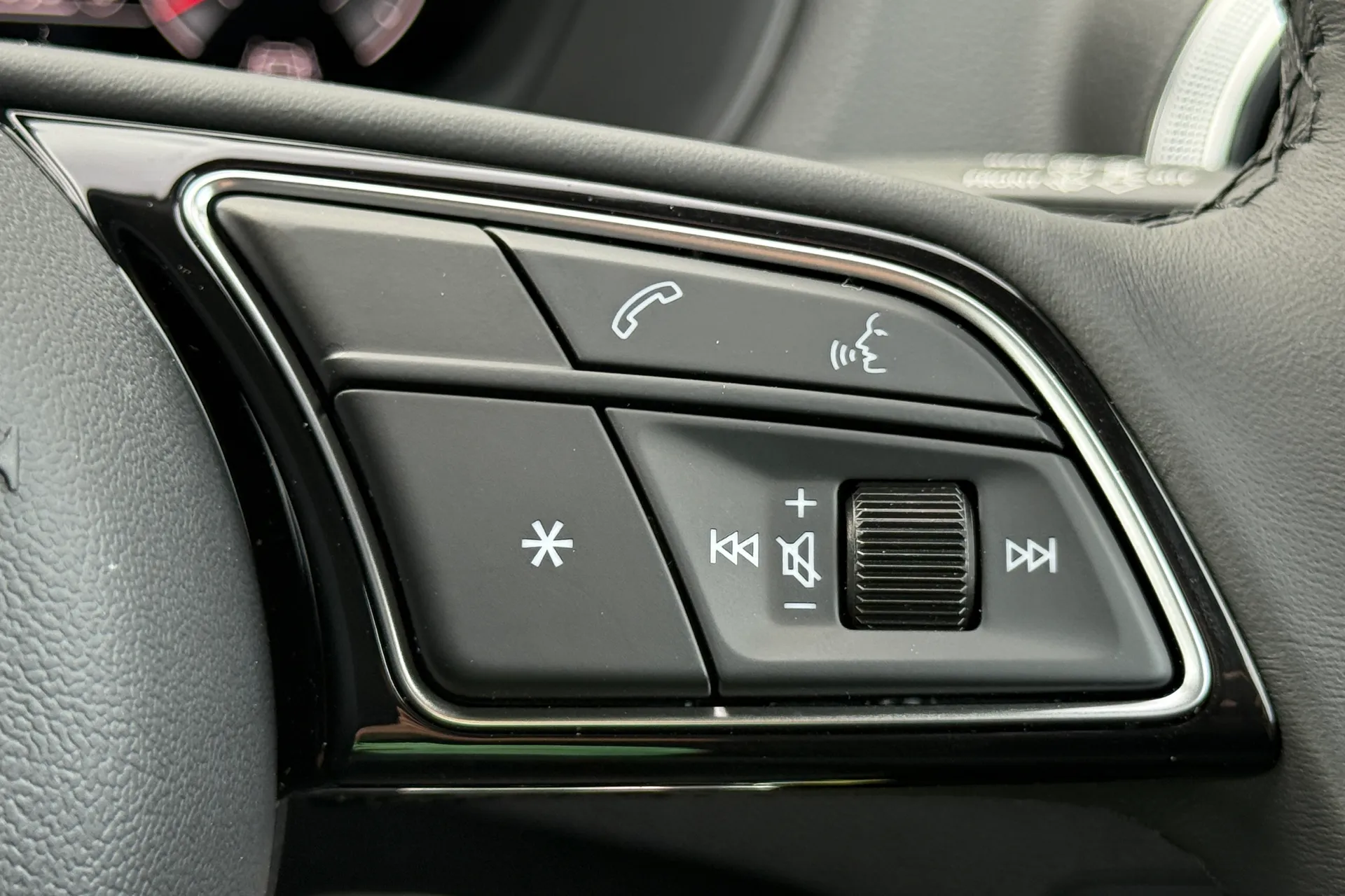 Audi Q2 thumbnail image number 24