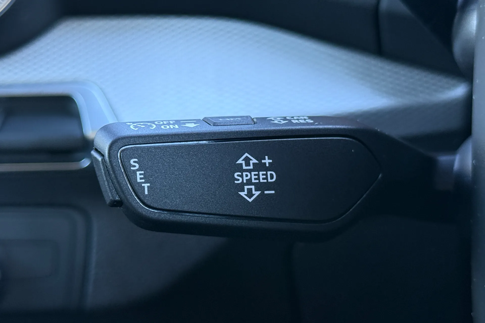 Audi Q2 thumbnail image number 16