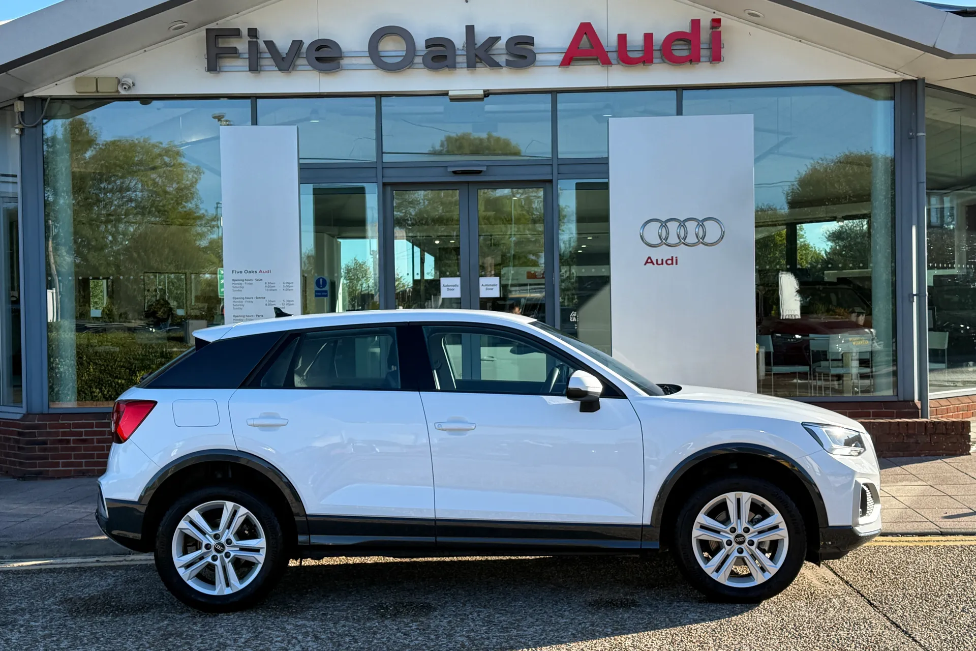Audi Q2 thumbnail image number 2