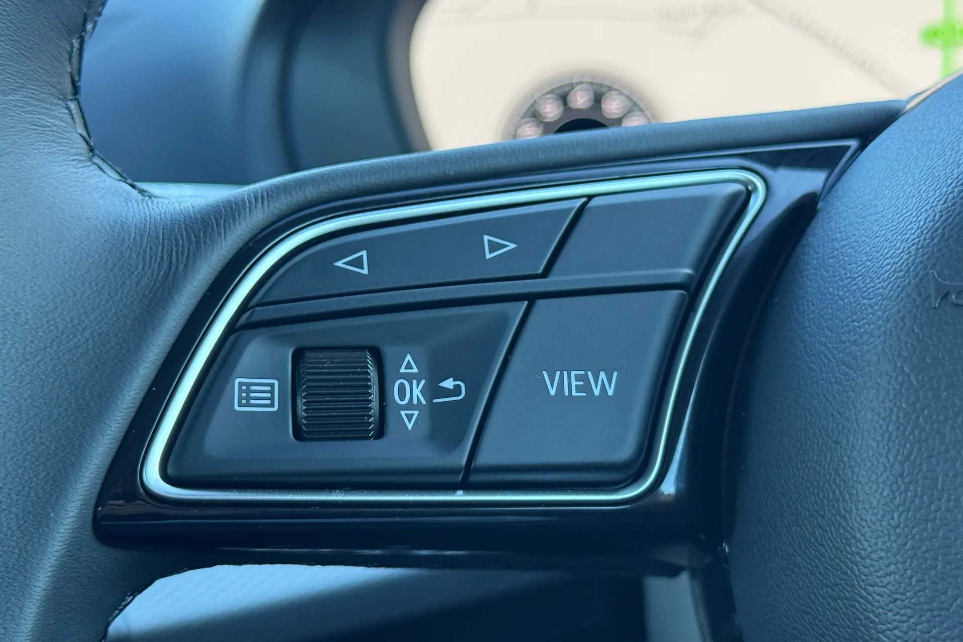 Audi Q2 thumbnail image number 20