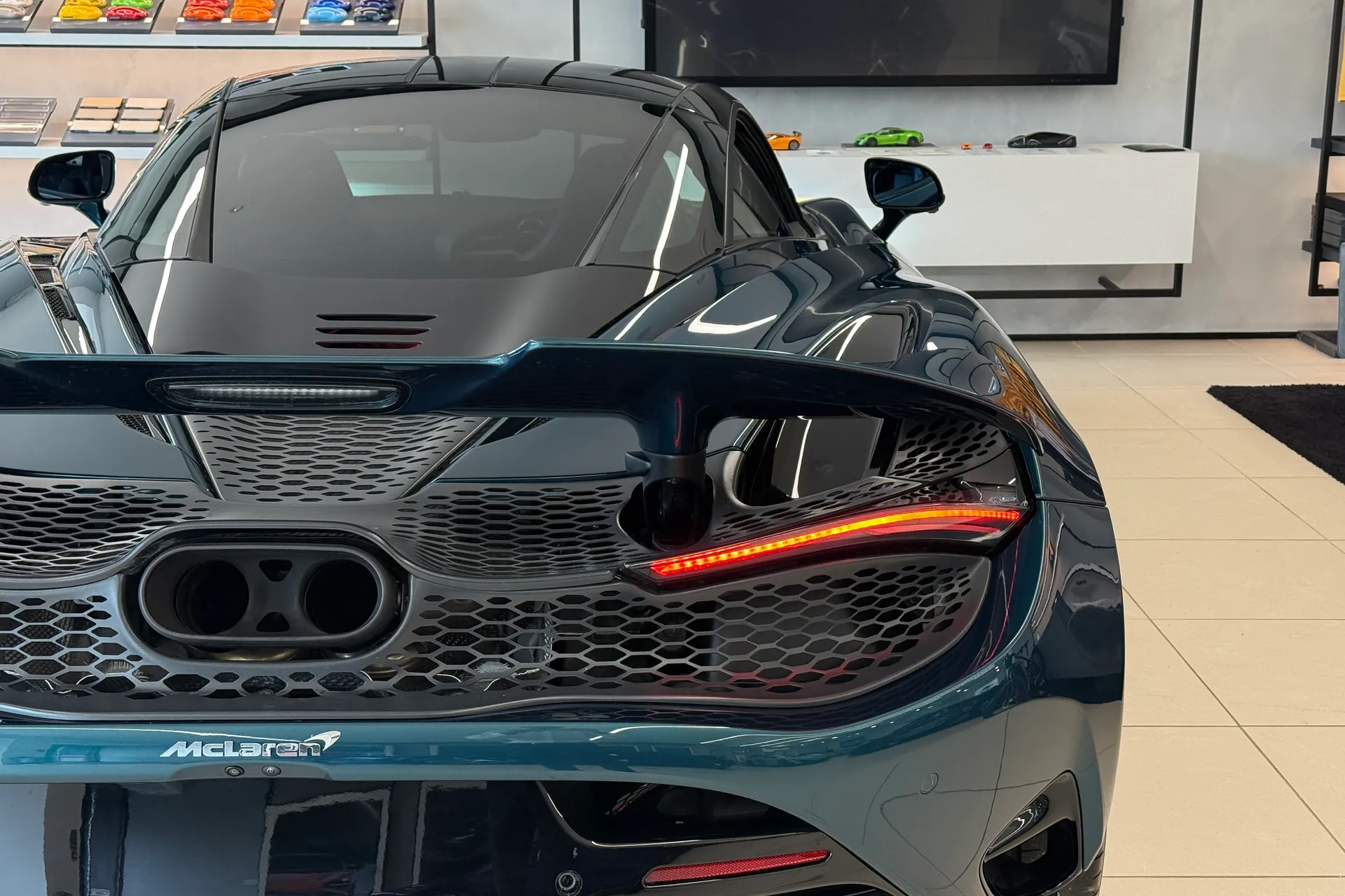 McLaren 750S thumbnail image number 40