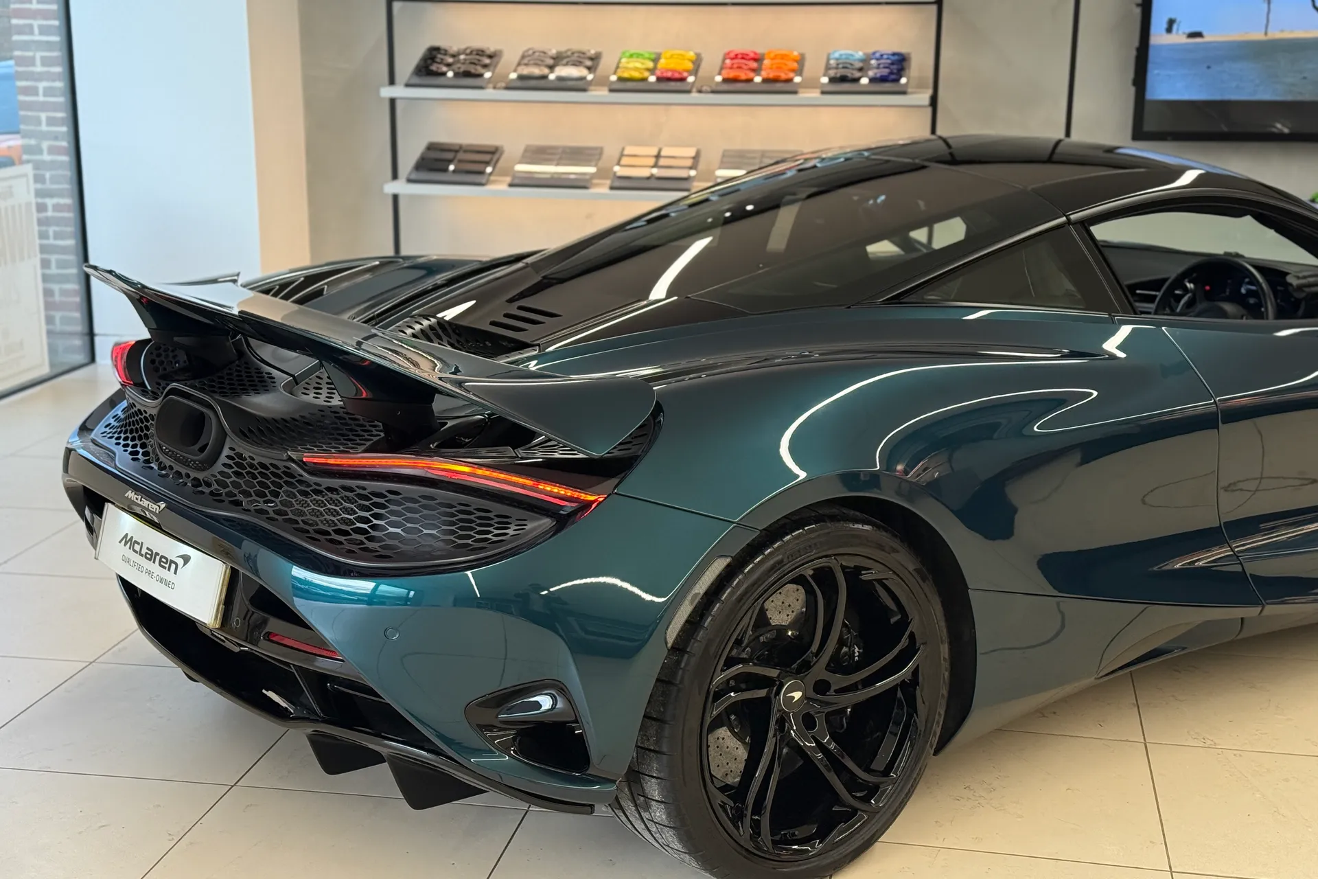 McLaren 750S thumbnail image number 42