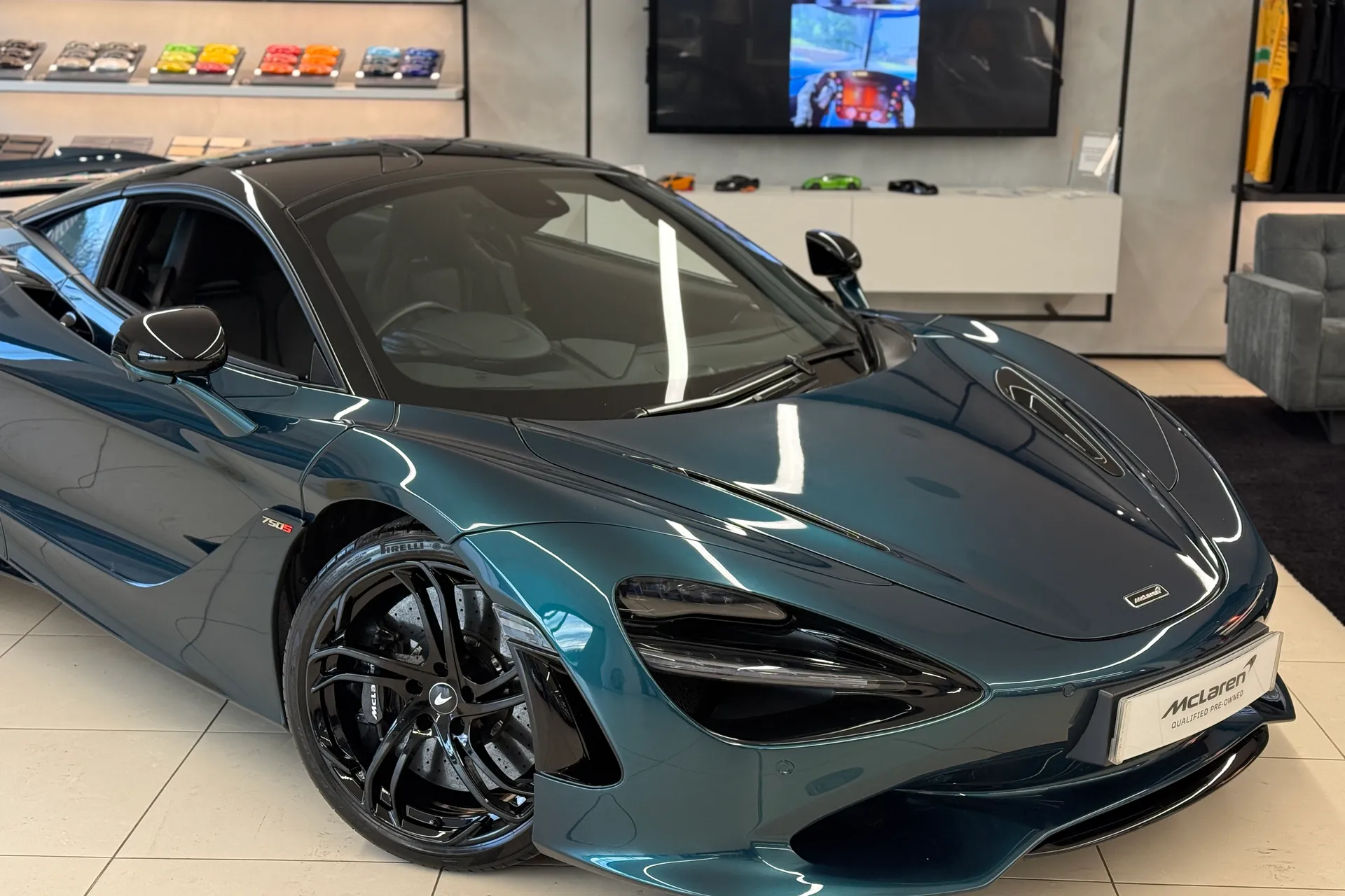 McLaren 750S thumbnail image number 2