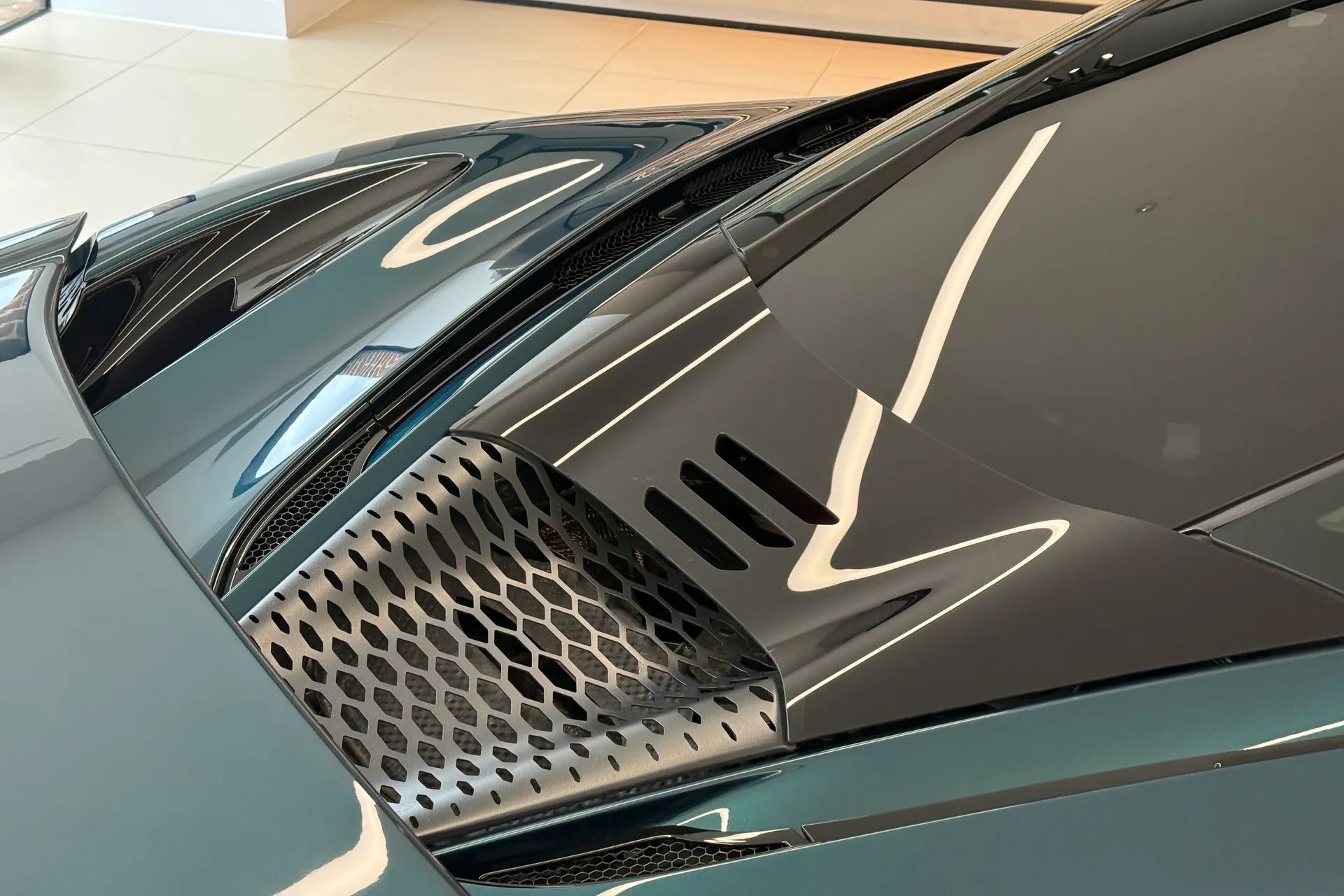 McLaren 750S thumbnail image number 37