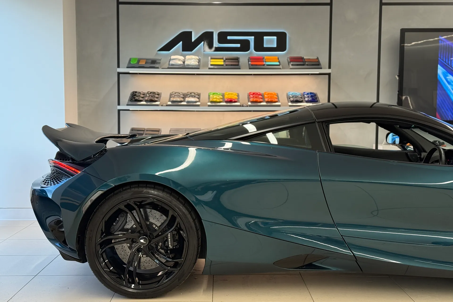 McLaren 750S thumbnail image number 10