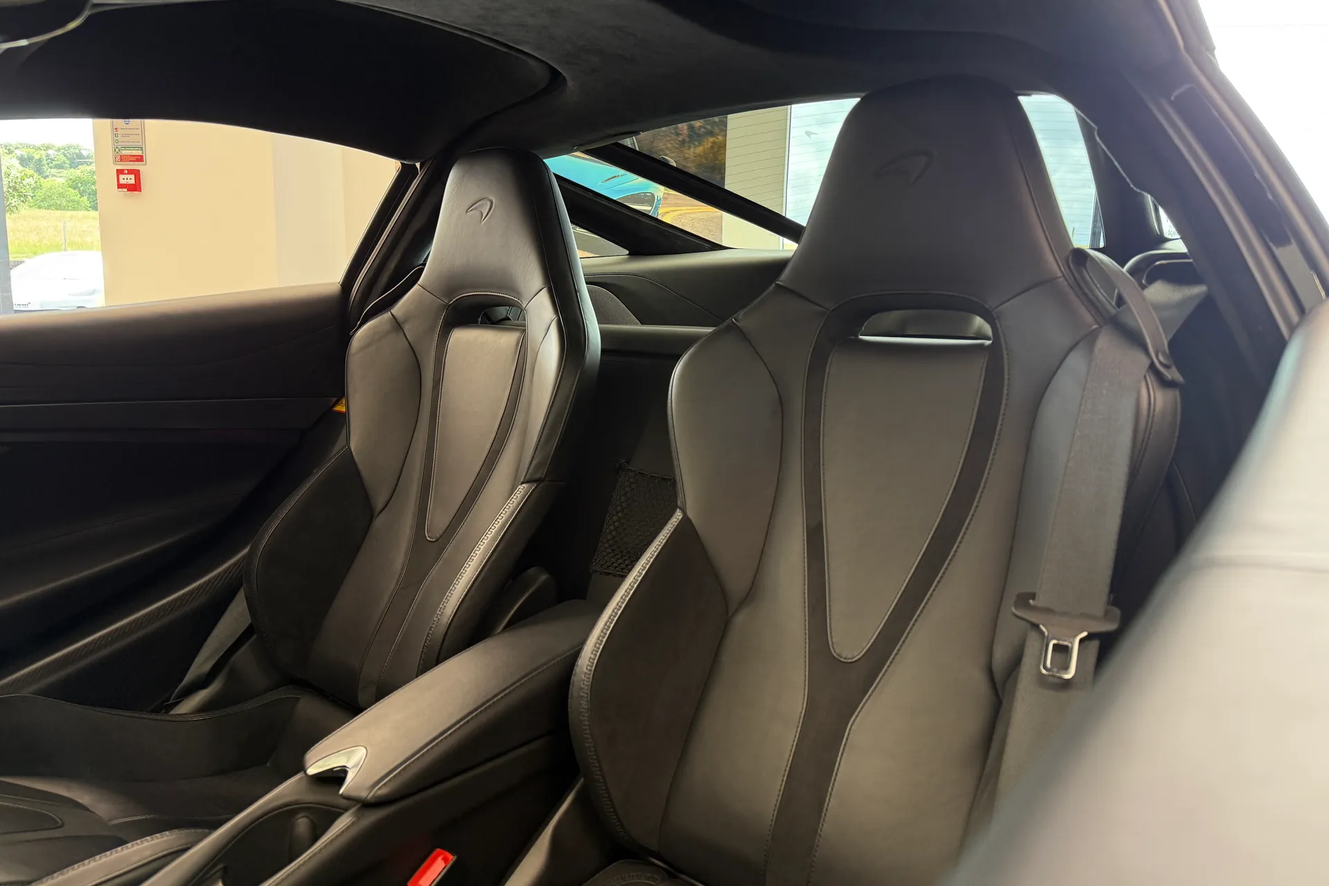 McLaren 750S thumbnail image number 13