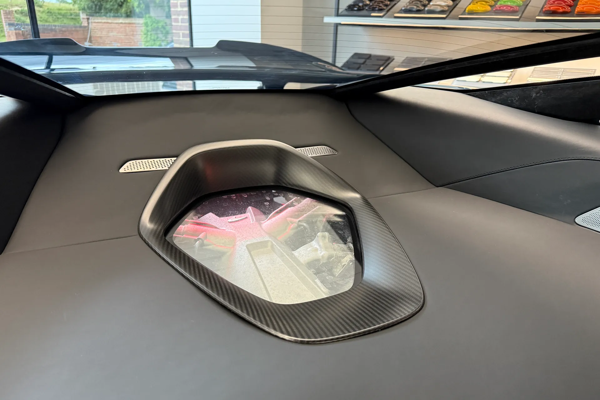 McLaren 750S thumbnail image number 6