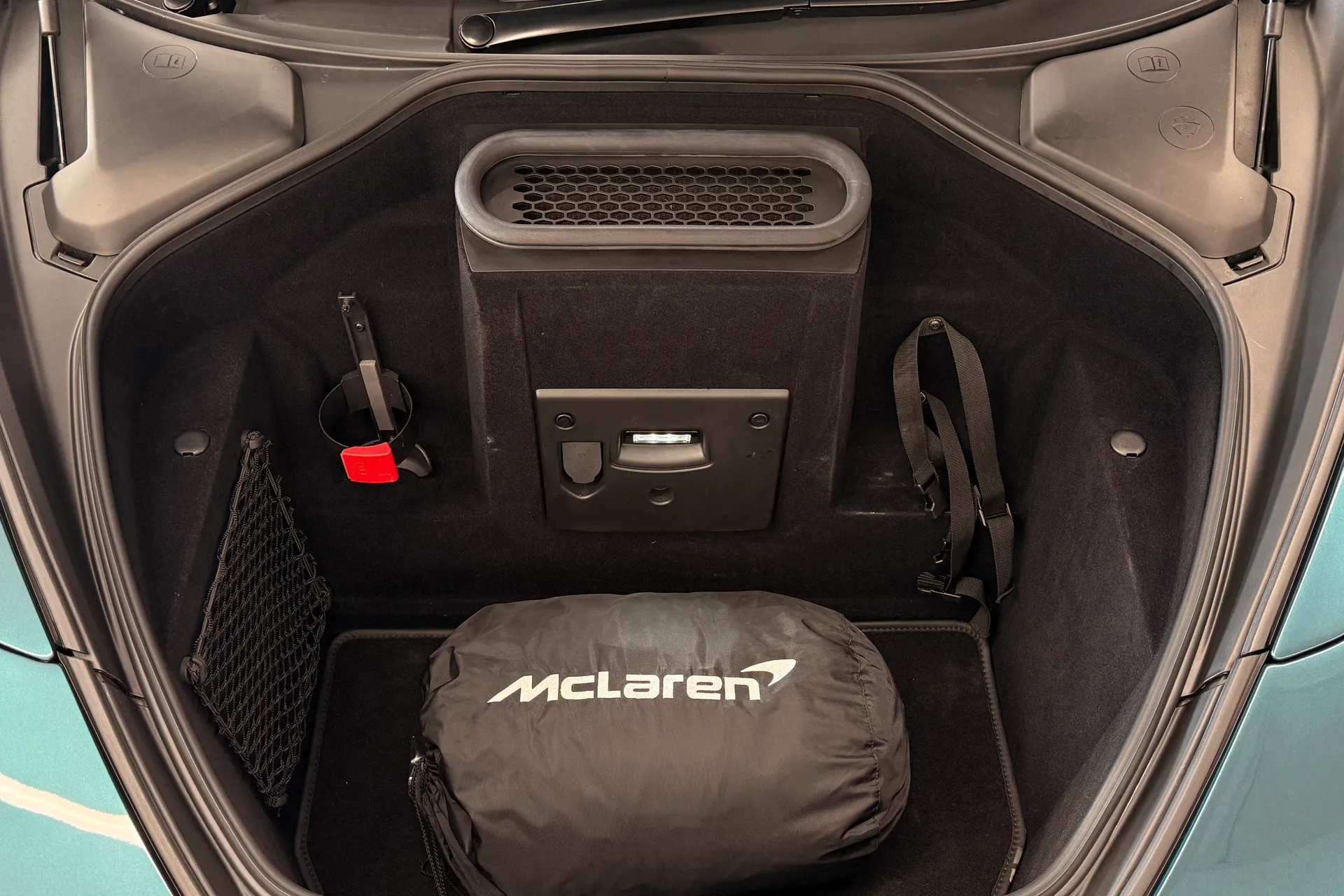 McLaren 750S thumbnail image number 28