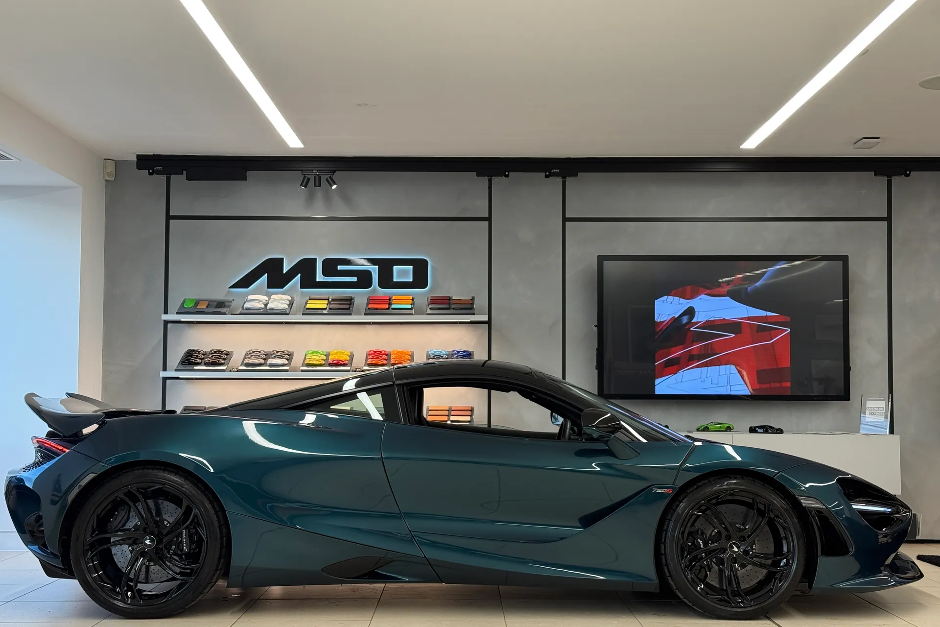 McLaren 750S thumbnail image number 8