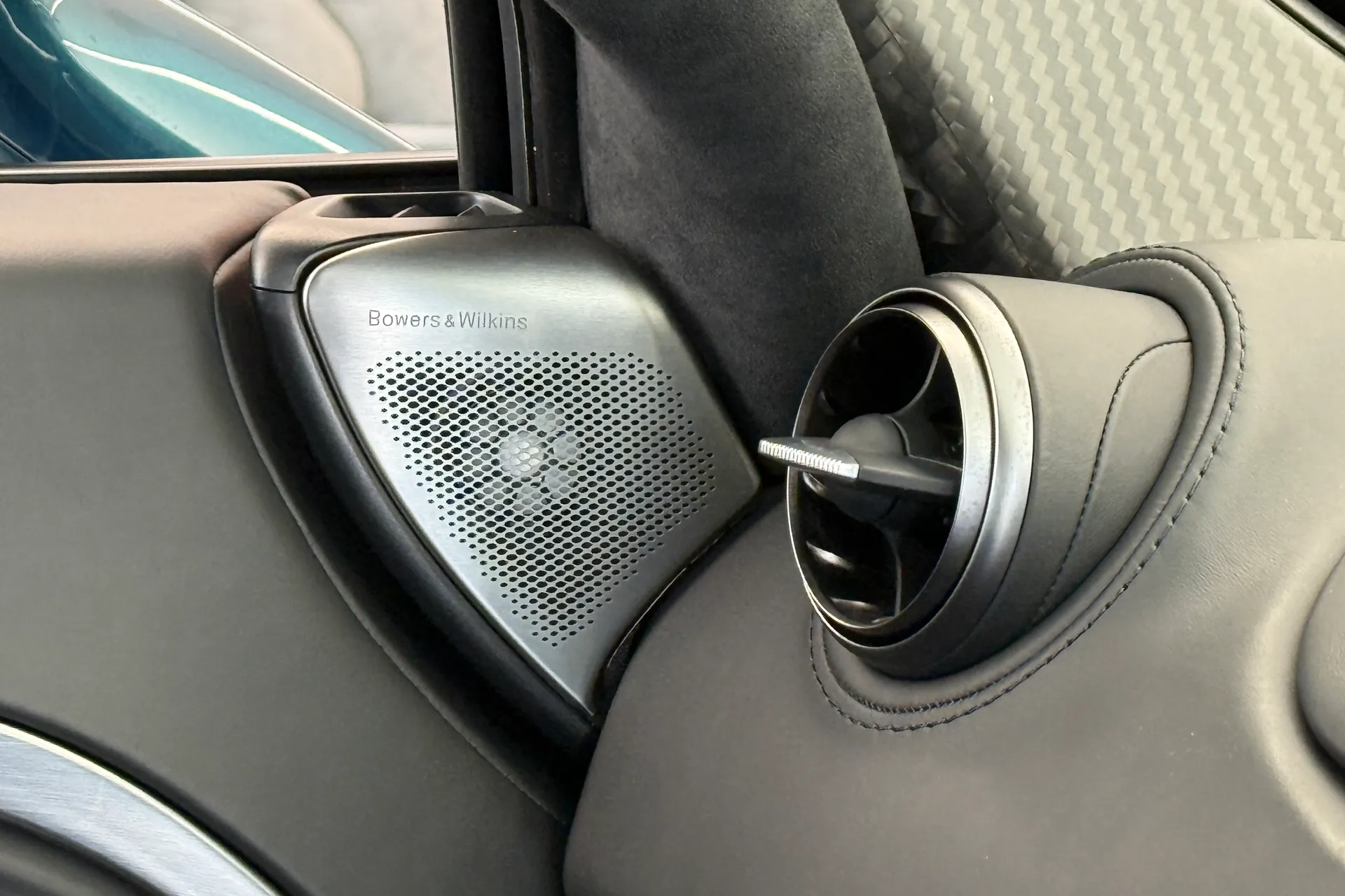 McLaren 750S thumbnail image number 22