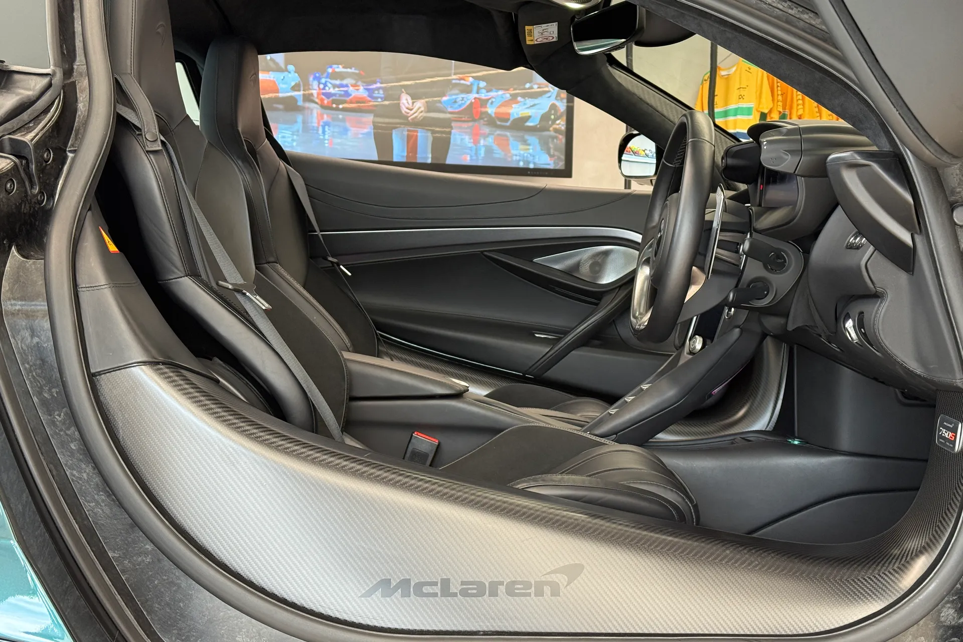 McLaren 750S thumbnail image number 19