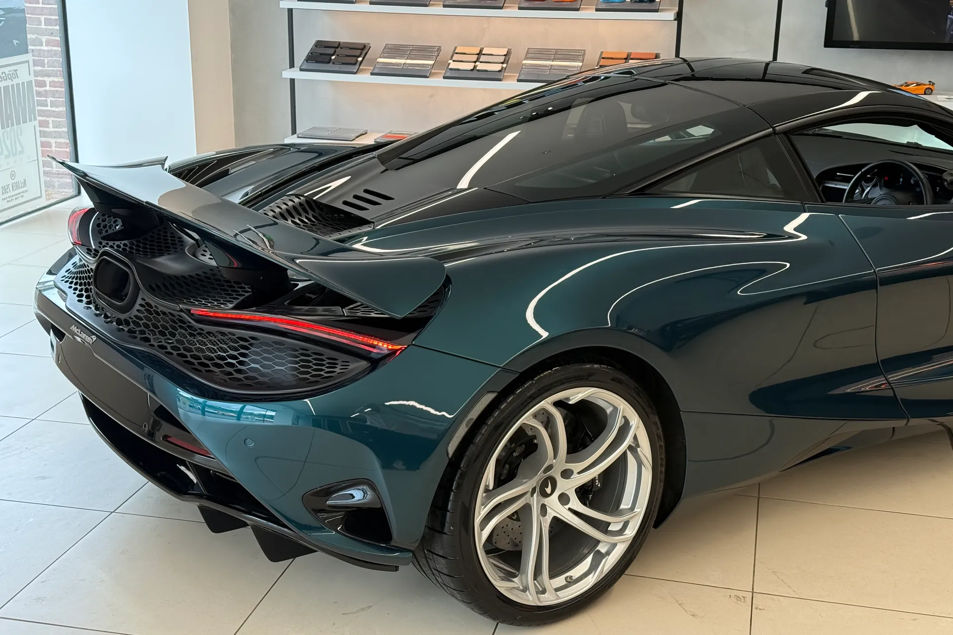McLaren 750S thumbnail image number 46