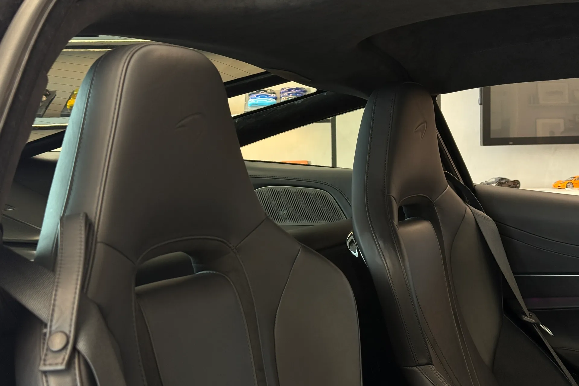 McLaren 750S thumbnail image number 30