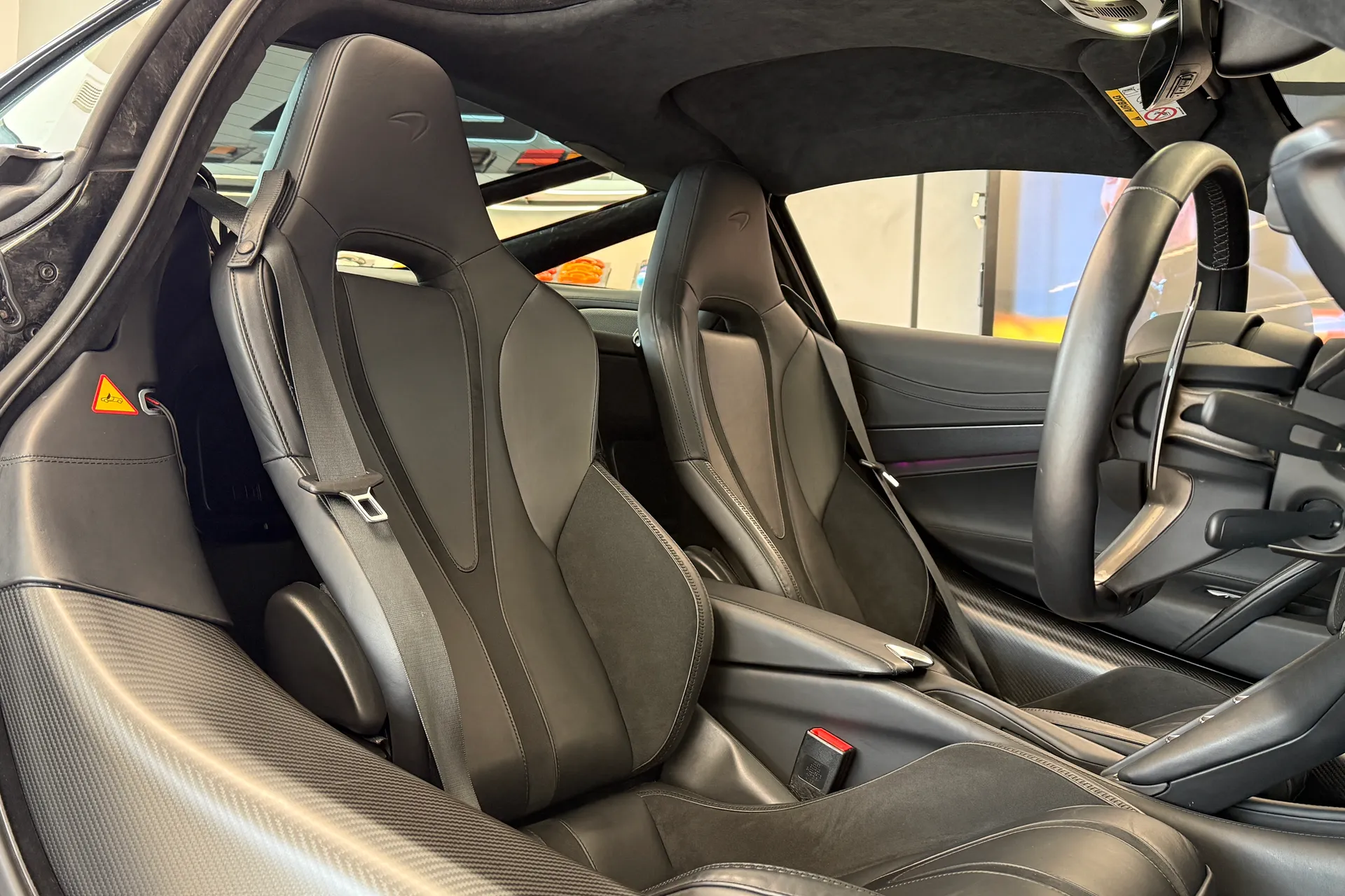 McLaren 750S thumbnail image number 38