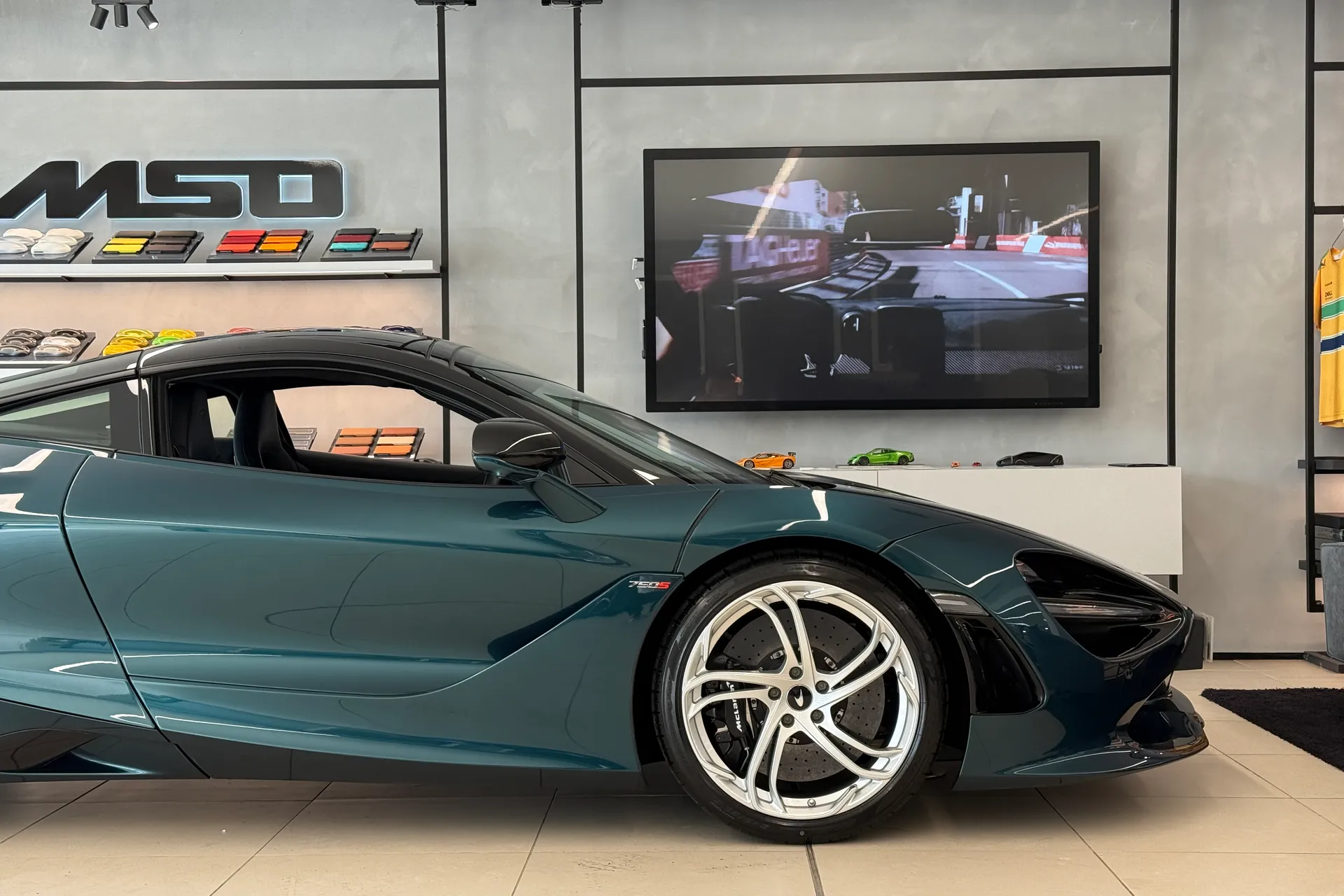 McLaren 750S thumbnail image number 5