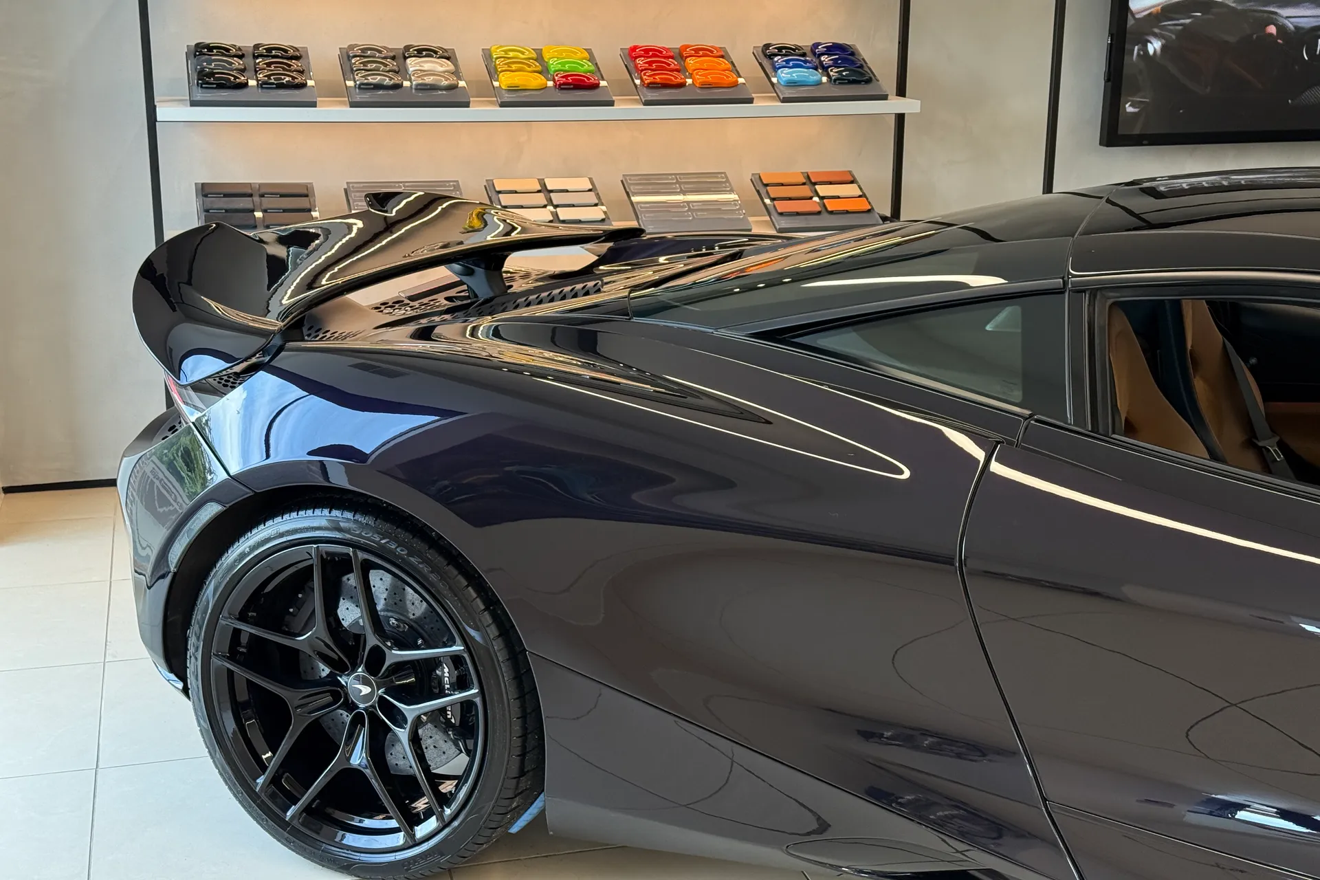 McLaren 750S thumbnail image number 25