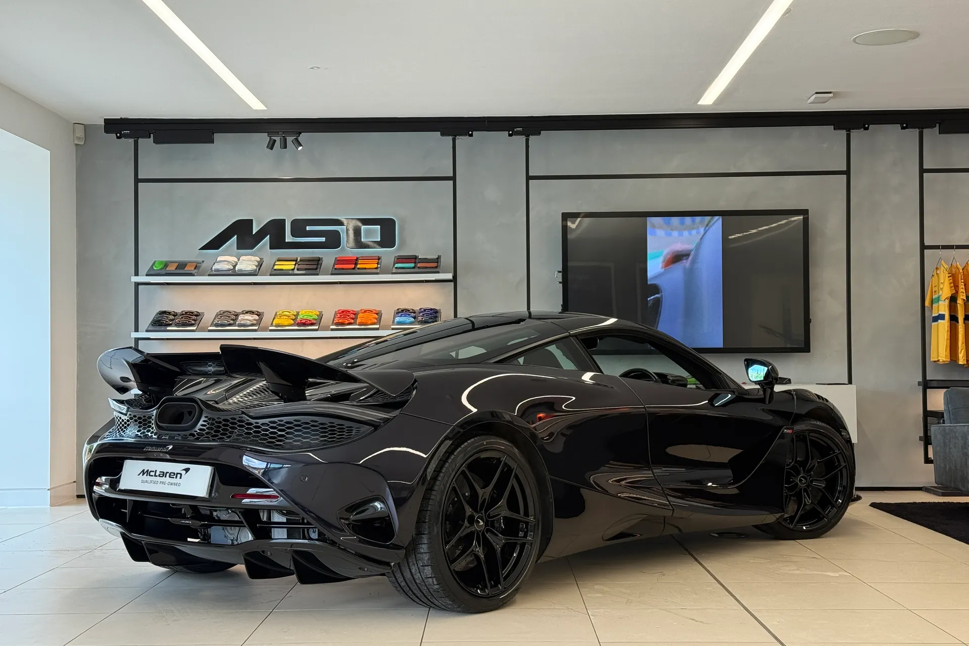 McLaren 750S thumbnail image number 37