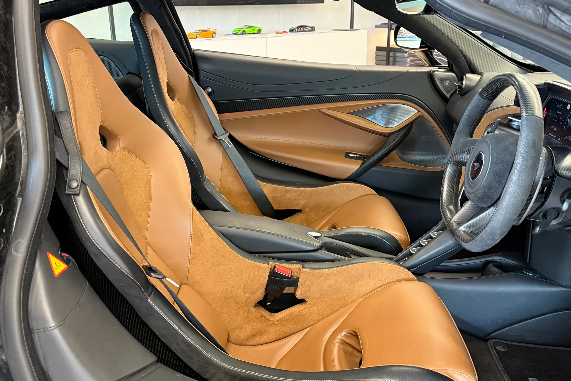 McLaren 750S thumbnail image number 6